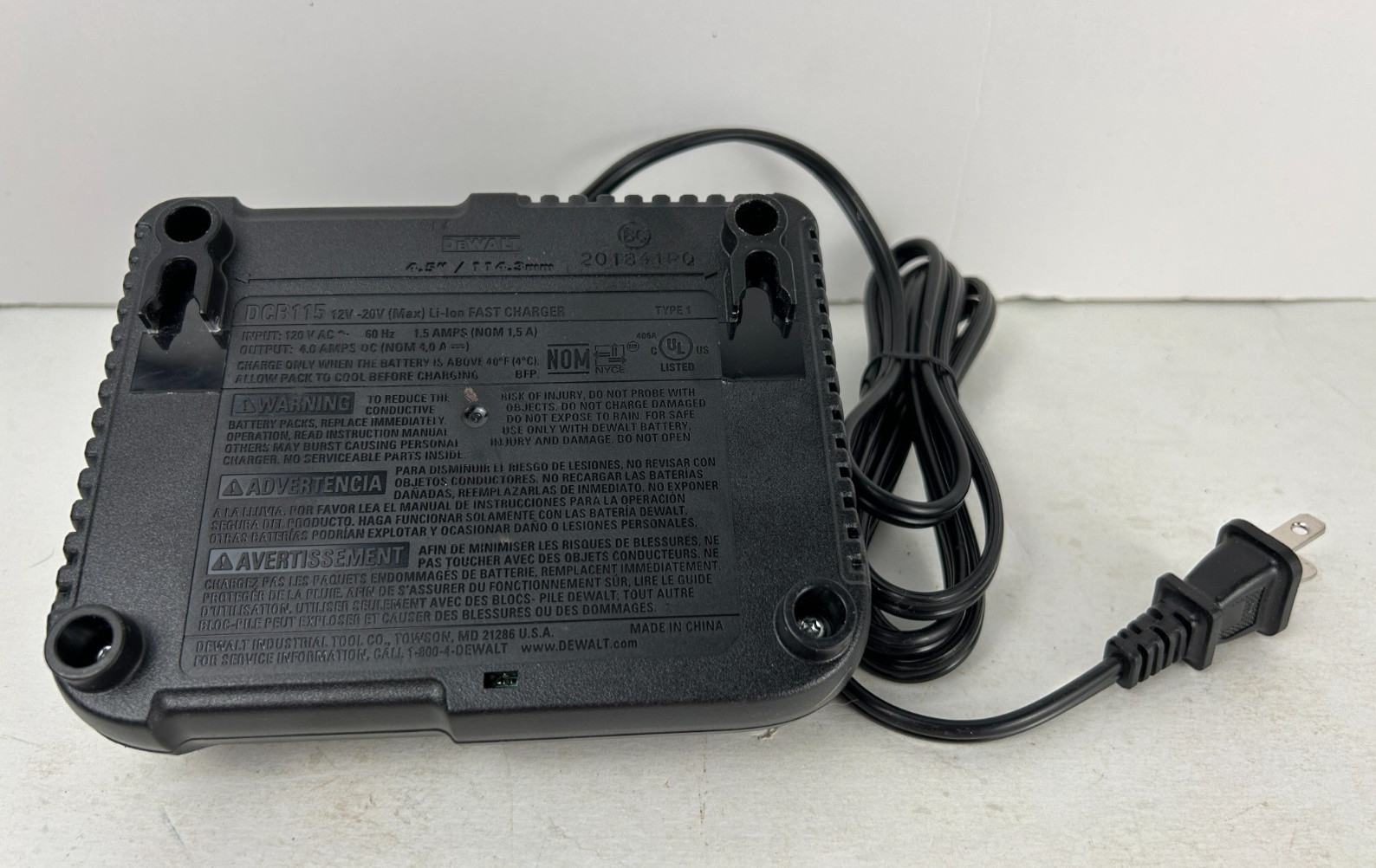 Dewalt DCB115 Fast Battery Charger 12 Volt 20 Volt Max Lithium Ion