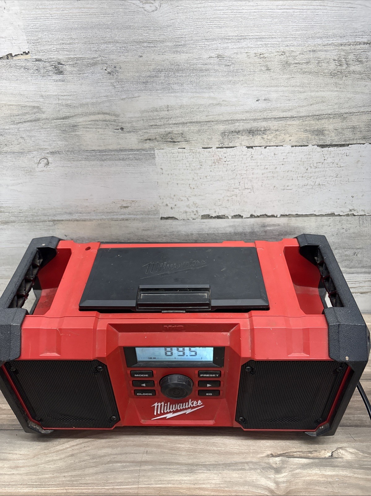 Milwaukee 2890-20 M18 Jobsite Radio AM/FM Cordless Corded USB Port Red Black
