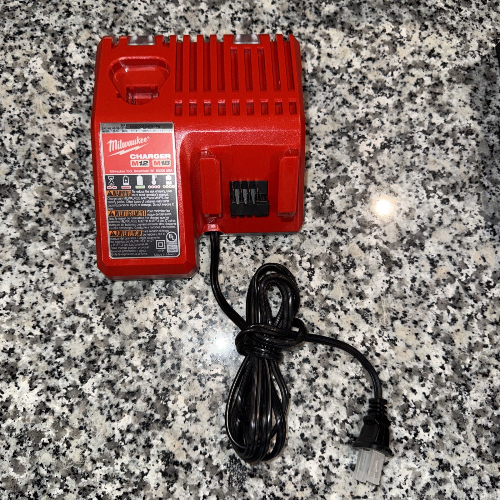 Genuine MILWAUKEE 48-59-1812 18V M12 / M18 LITHIUM ION CHARGER