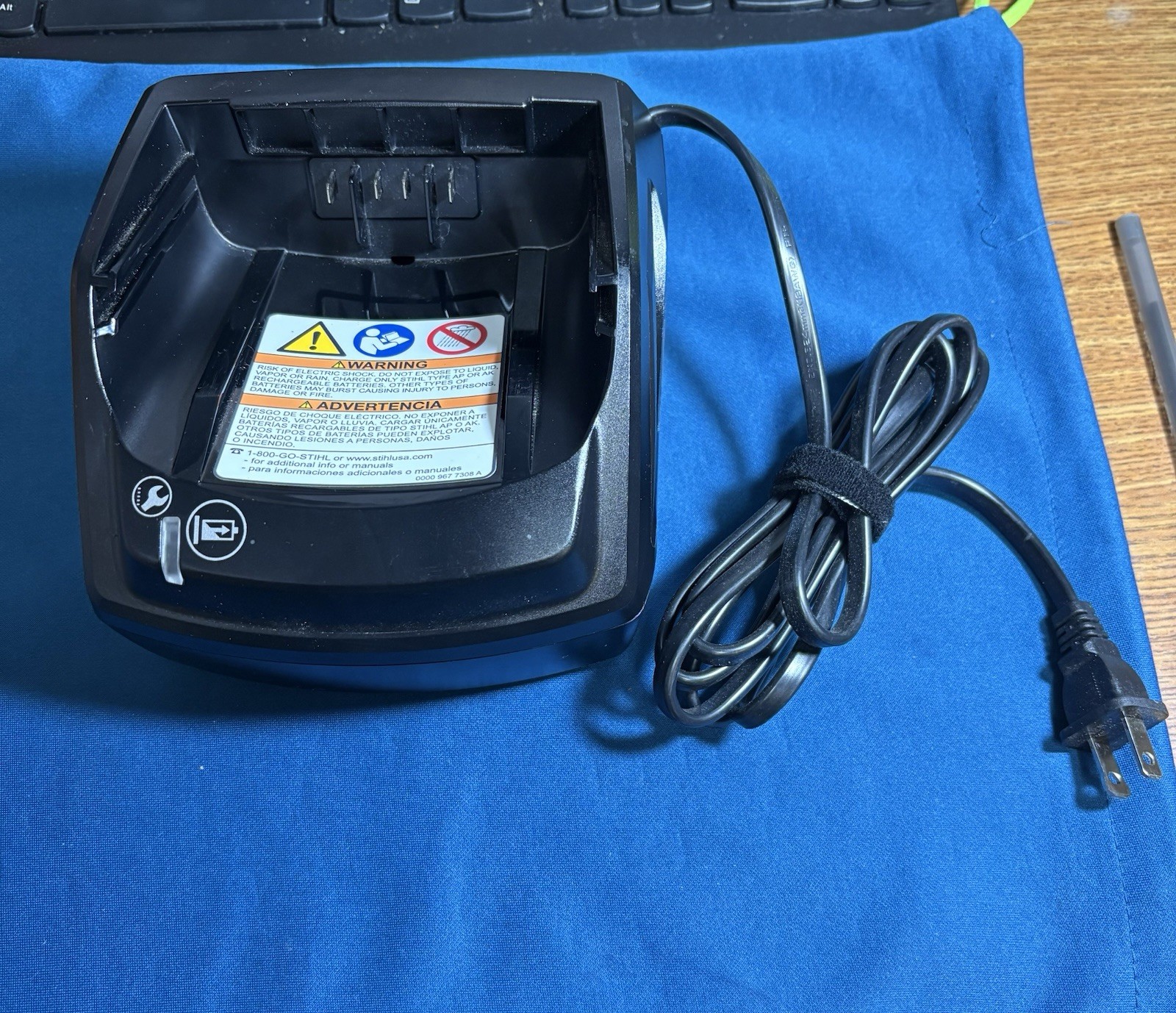STIHL Model AL 101 36V Battery Charger. CHARGER ONLY!!!