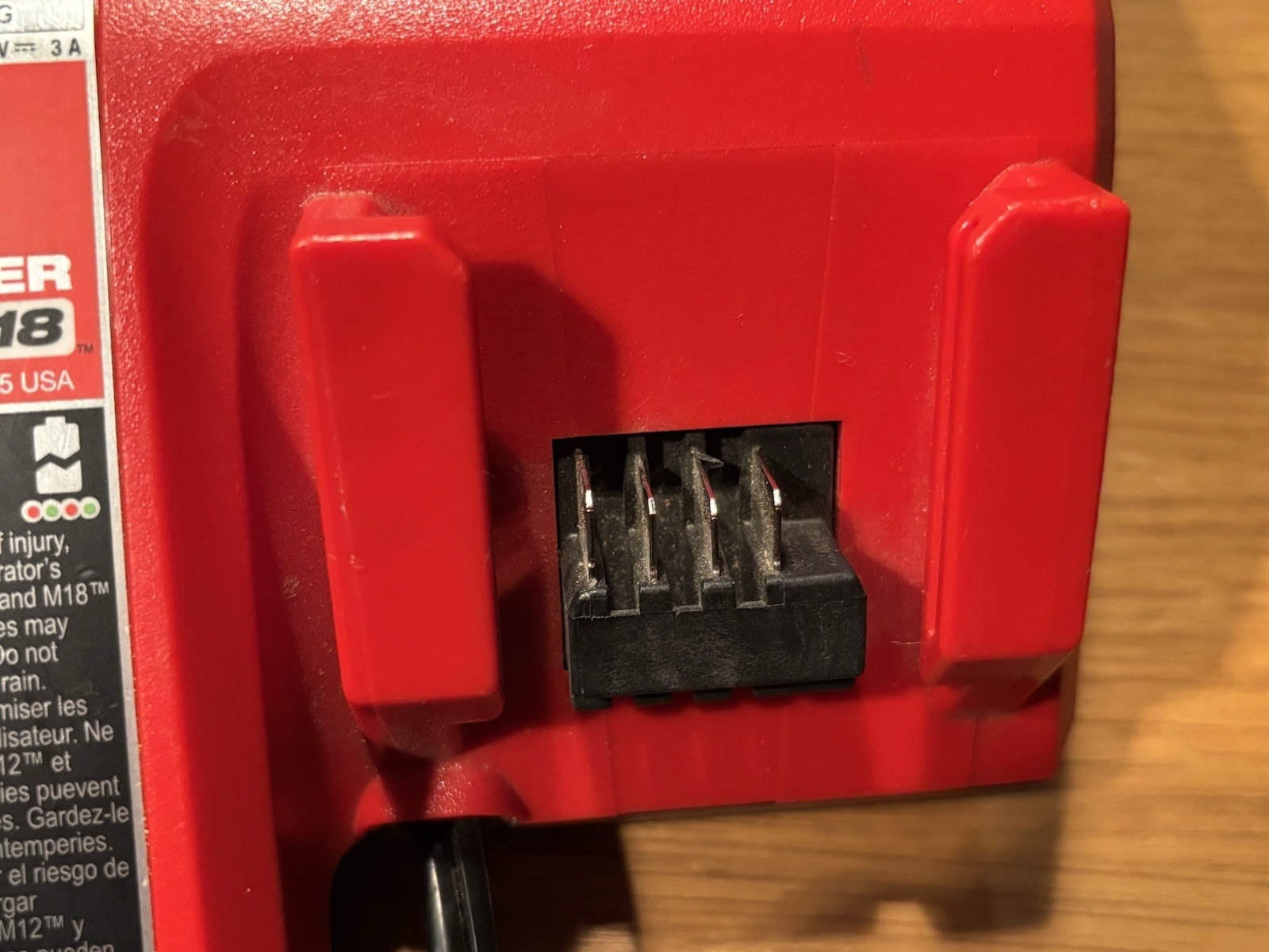 Milwaukee Charger M12 M18 With M18 CP 1.5 Lithium Battery – Excellent Condition!