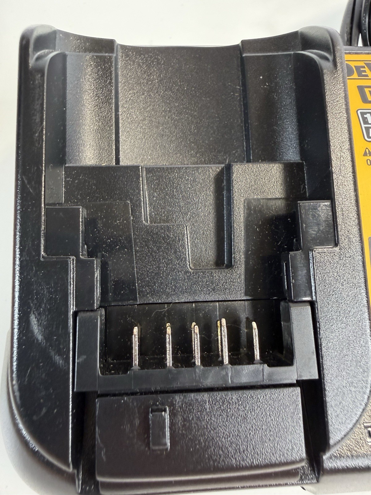 Dewalt DCB107 12V/20V MAX Li-Ion Charger Black Yellow