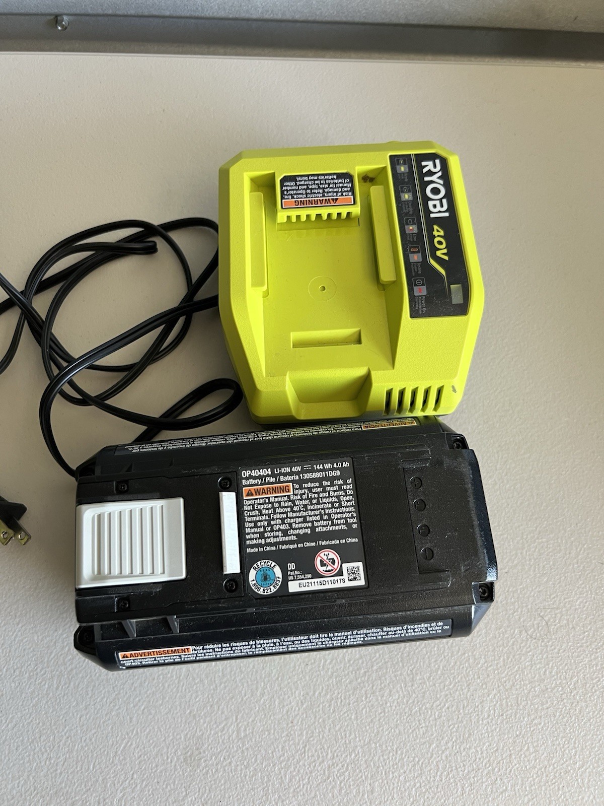 Ryobi OP408VNM 40V Lithium-Ion Charger -With Battery OP40204VNM Pre-owned