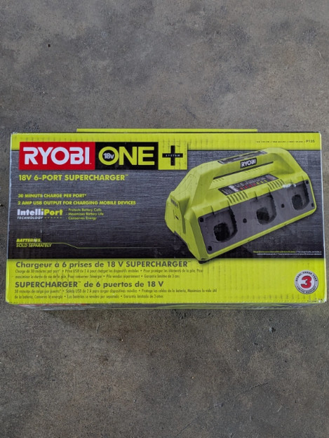 RYOBI ONE+ 18V 6-Port Dual Chemistry IntelliPort SUPERCHARGER with USB Port P135