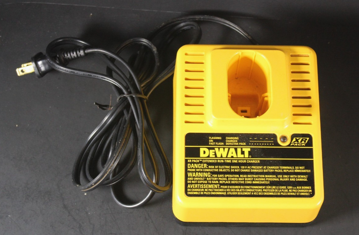 Dewalt DW9106 Battery Charger XR Pack One Hour Charge 7.2 to 14.4v Yellow