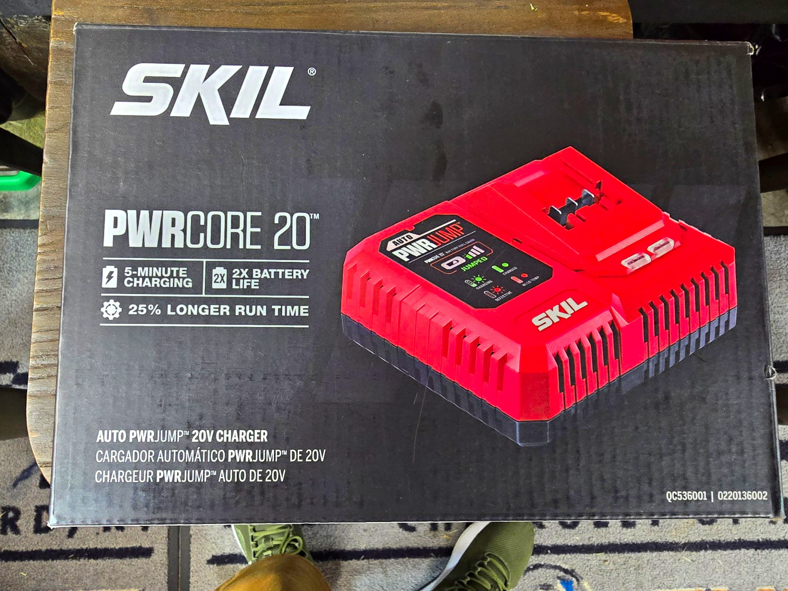 SKIL PWRCORE 20 20V Auto PWRJUMP Battery Charger QC536001 Red