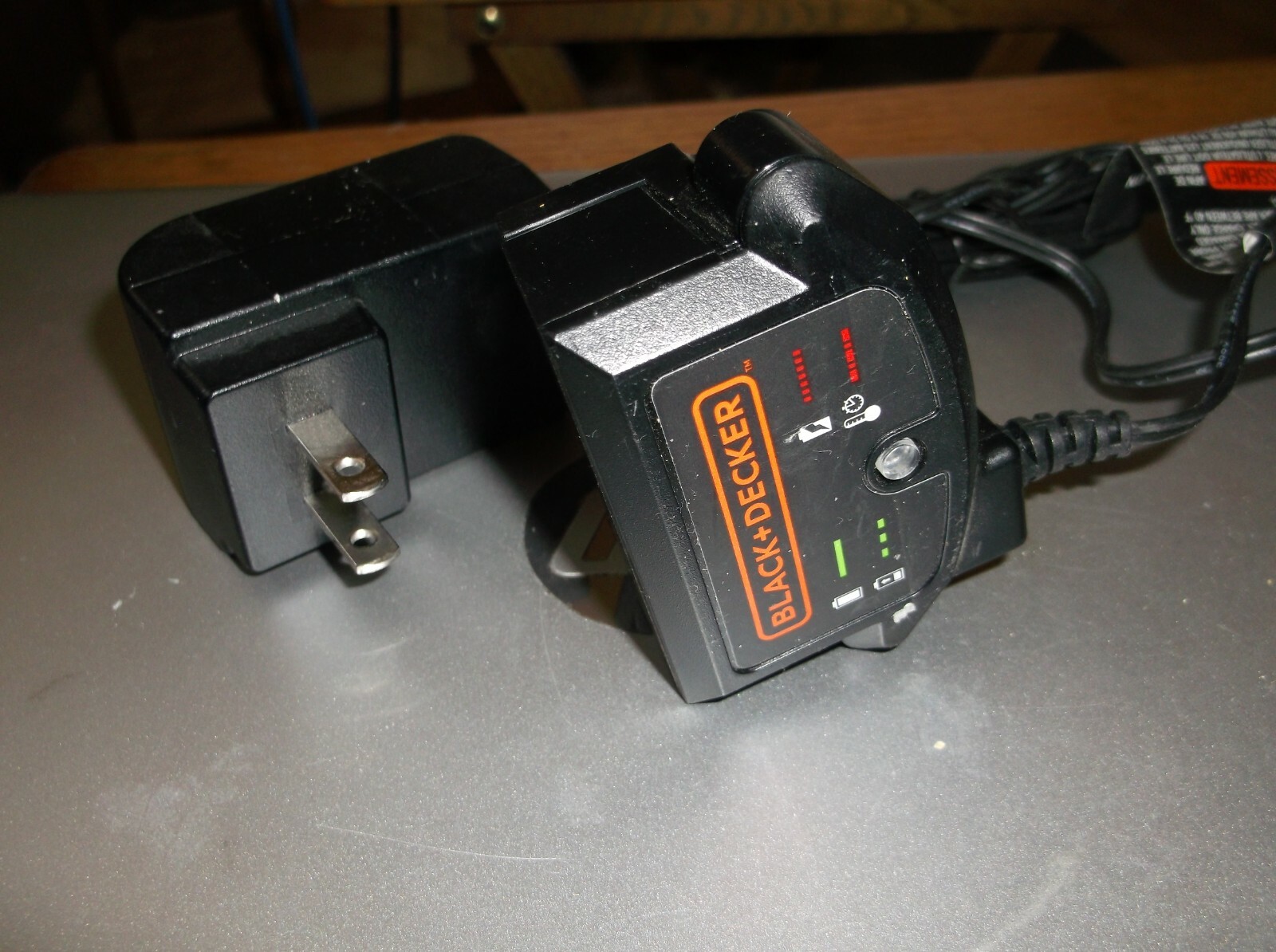 Black & Decker LCS1620 20V charger-BRAND NEW