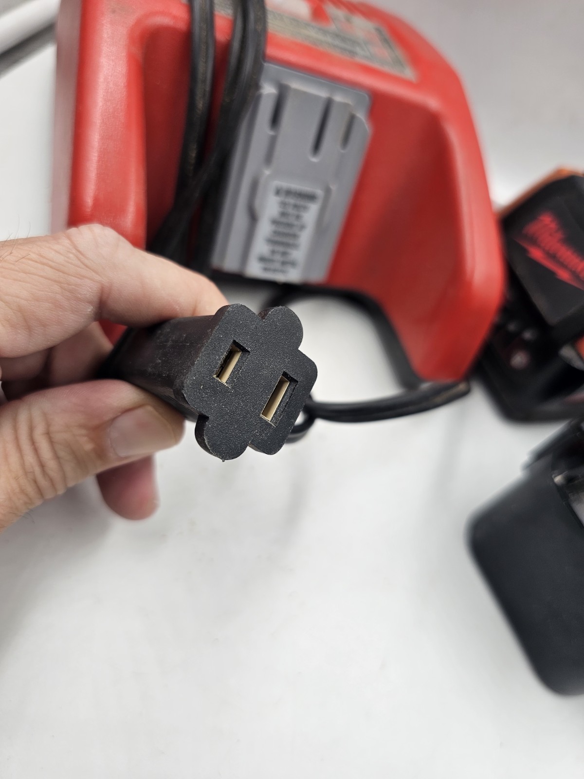 Milwaukee M28 28V Lithium‑Ion Battery Charger (48-59-2818) Charges 18v or 28v