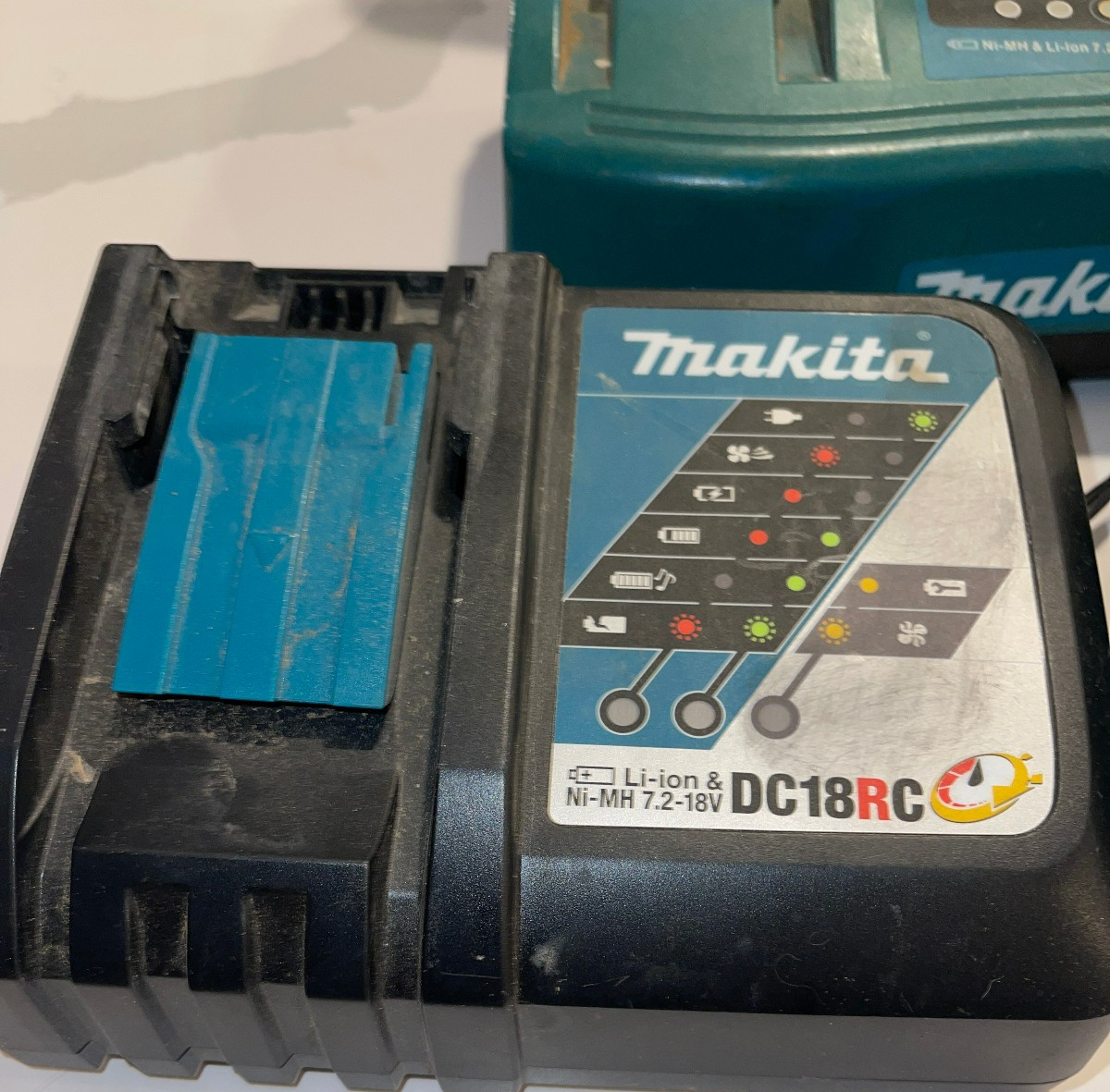 308 MAKITA 3 QTY MODELS DC18SC DC18RC DC18RA w/SOFT CASE BATTERY CHARGERS