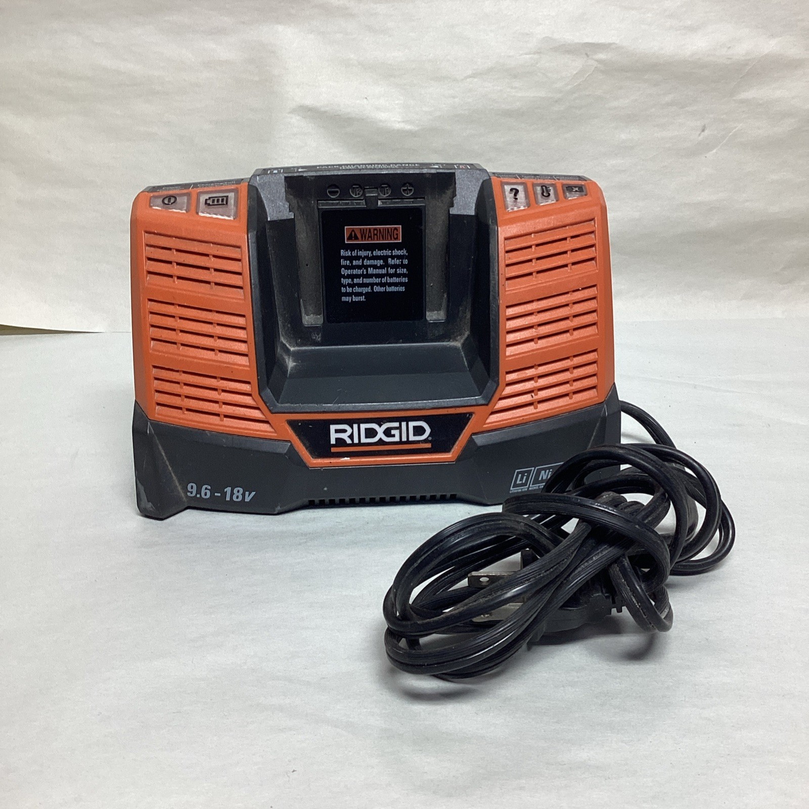 Ridgid R8400935 9.6-18V Dual Chemistry Lithium Ion Battery Charger-Free S&H