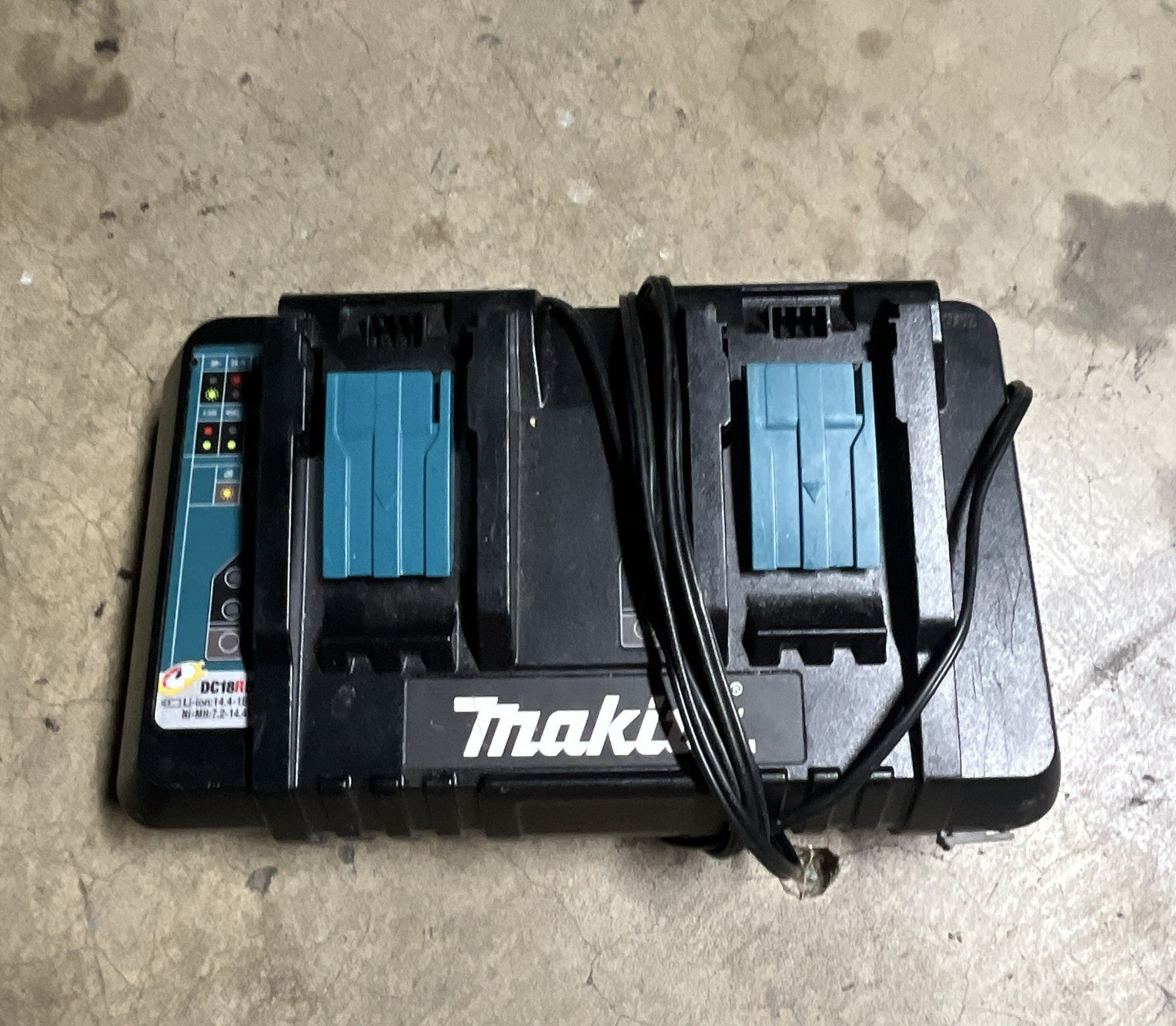 Makita 18V Dual Port Battery Charger, Charges 2 Batteries at Once, Black