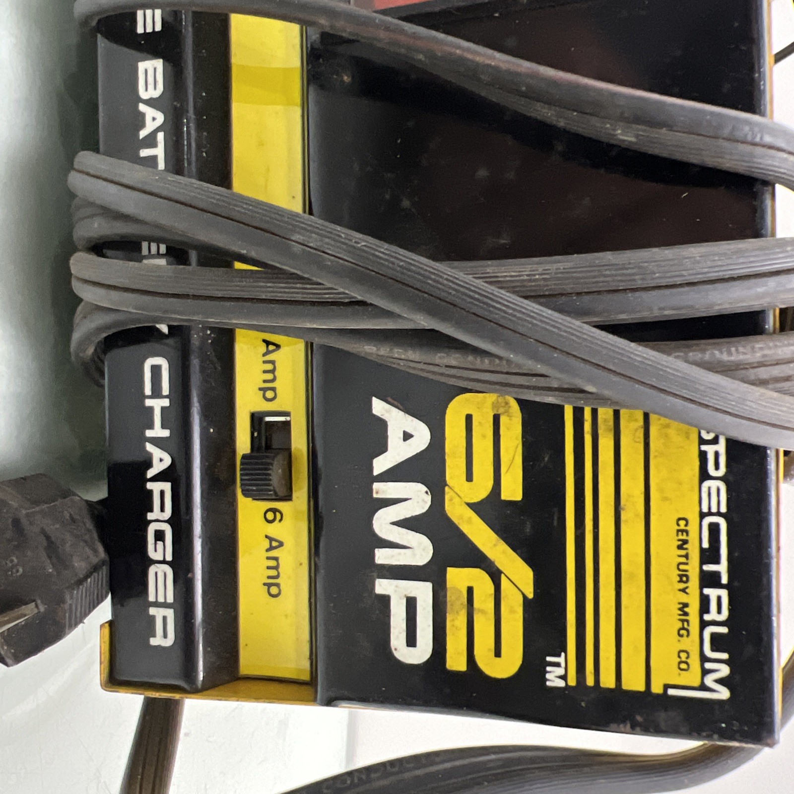 Vintage Spectrum Century MFG. 6/2 Amp 12Volt Dual Range Battery Charger E34452