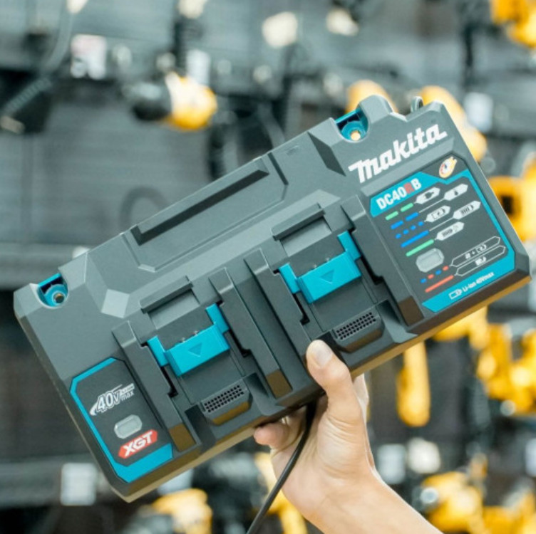 MAKITA DC40RB Charger 40V (AC 220V) / Express