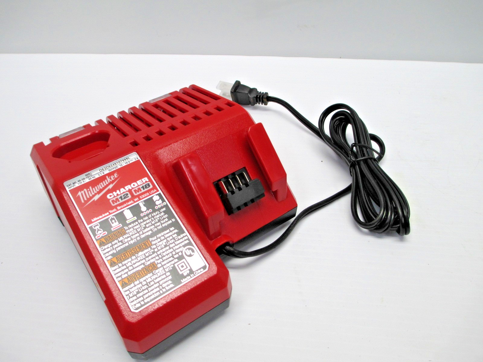 MILWAUKEE 12V 18V MULTI-VOLT LITHIUM ION BATTERY CHARGER OEM 48-59-1812 NEW