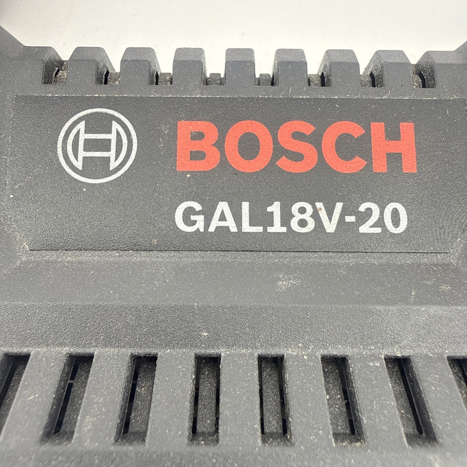 Bosch GAL18V-20 18V Lithium-Ion Battery Charger OEM Used