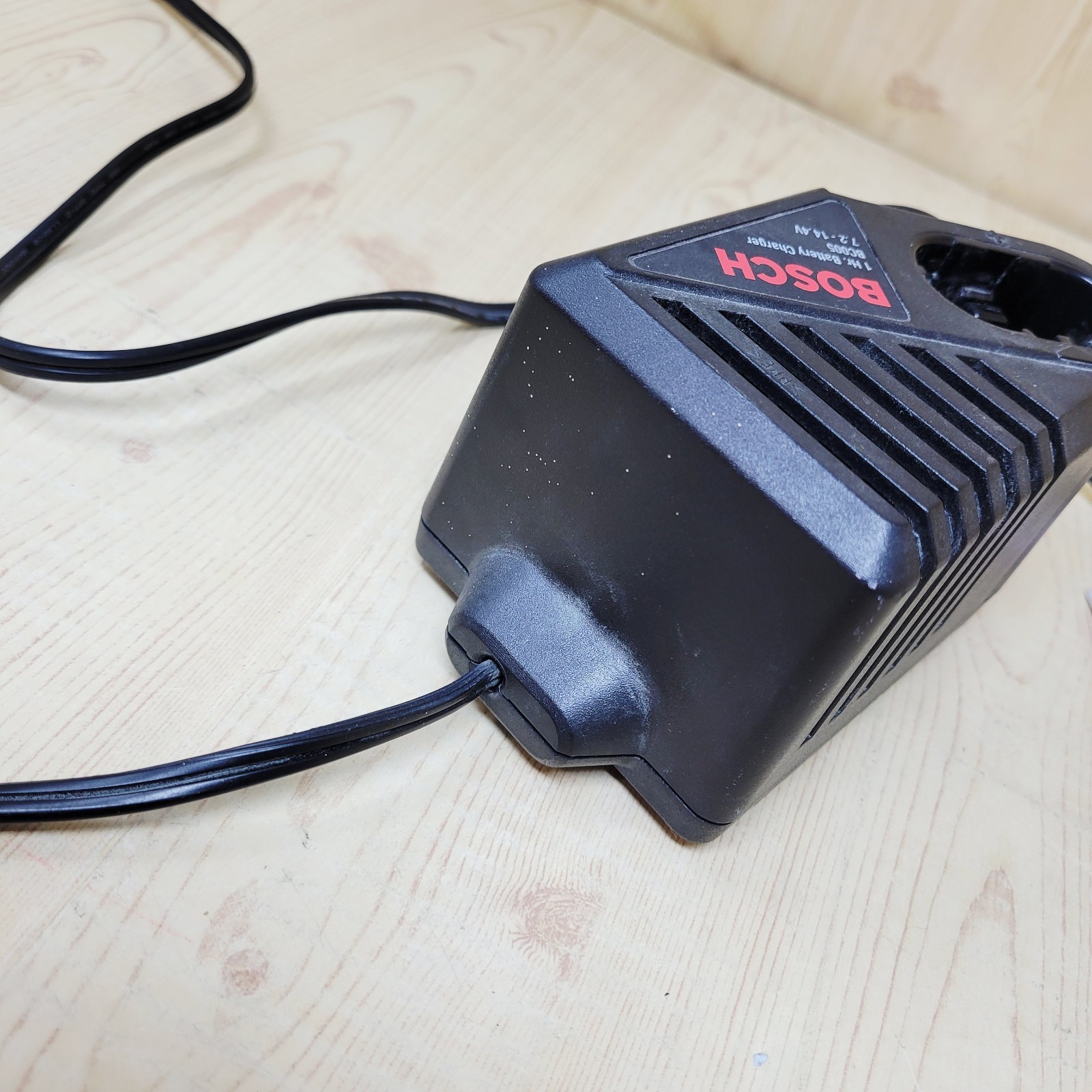 Bosch BC004 12V 14.4V 18V 24V, 1 Hour Battery Charger 7.2-24V