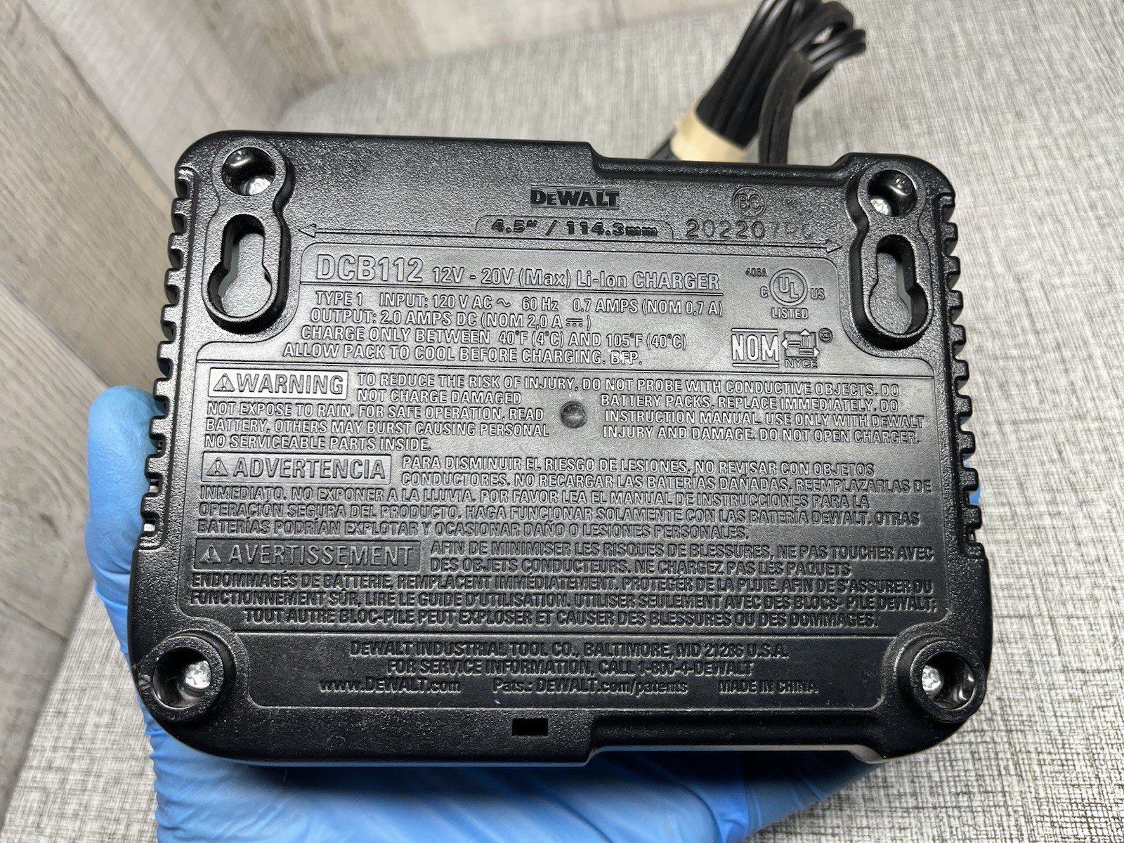 Dewalt 110-volt 12-volt max/20-volt max lithium-ion Battery Charger DCB112