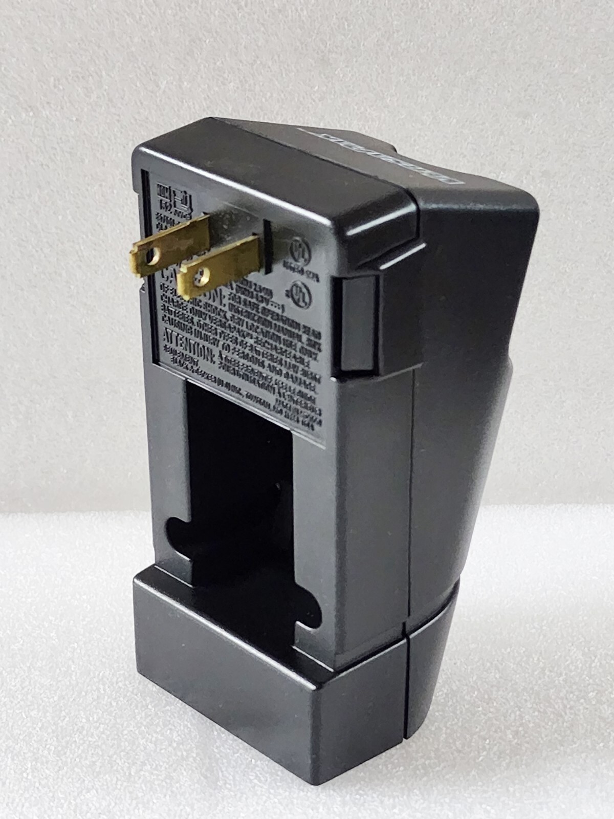 NEW Black & Decker VersaPak Battery Charger VP131 for 3.6 Volt Battery 387101-00