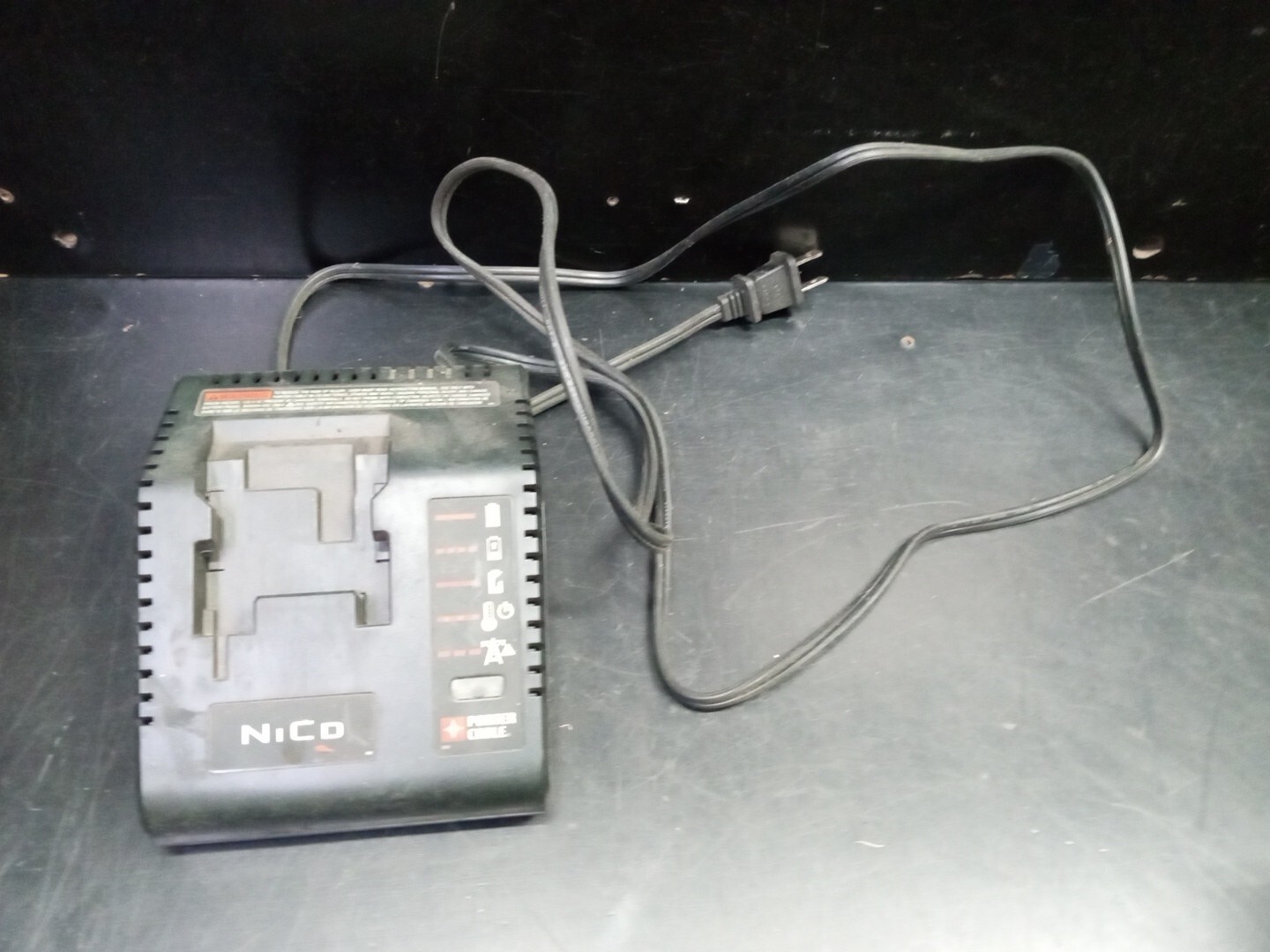 Porter Cable PCMVC TYPE 2 NI-CD Battery Charger 9.6 – 18 volt