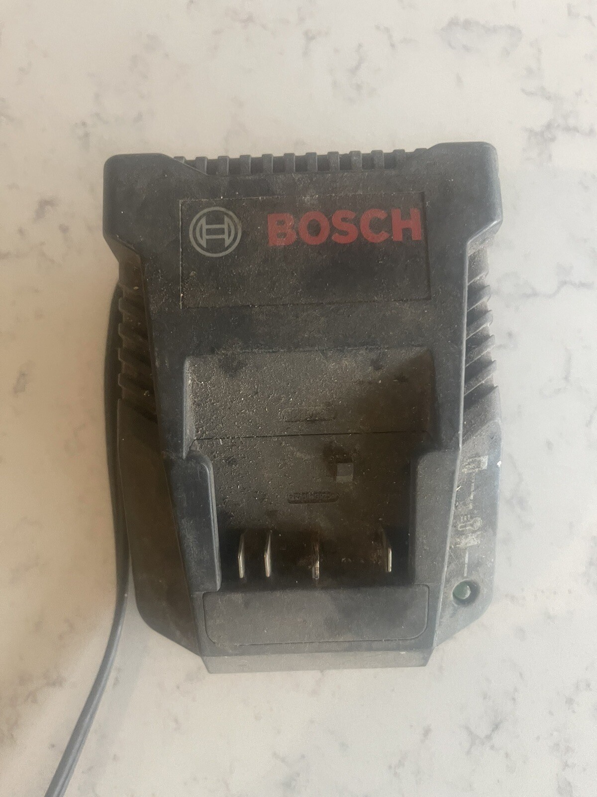 BOSCH 18v LI-ION BATTERY CHARGER MODEL: BC660 Tested BH
