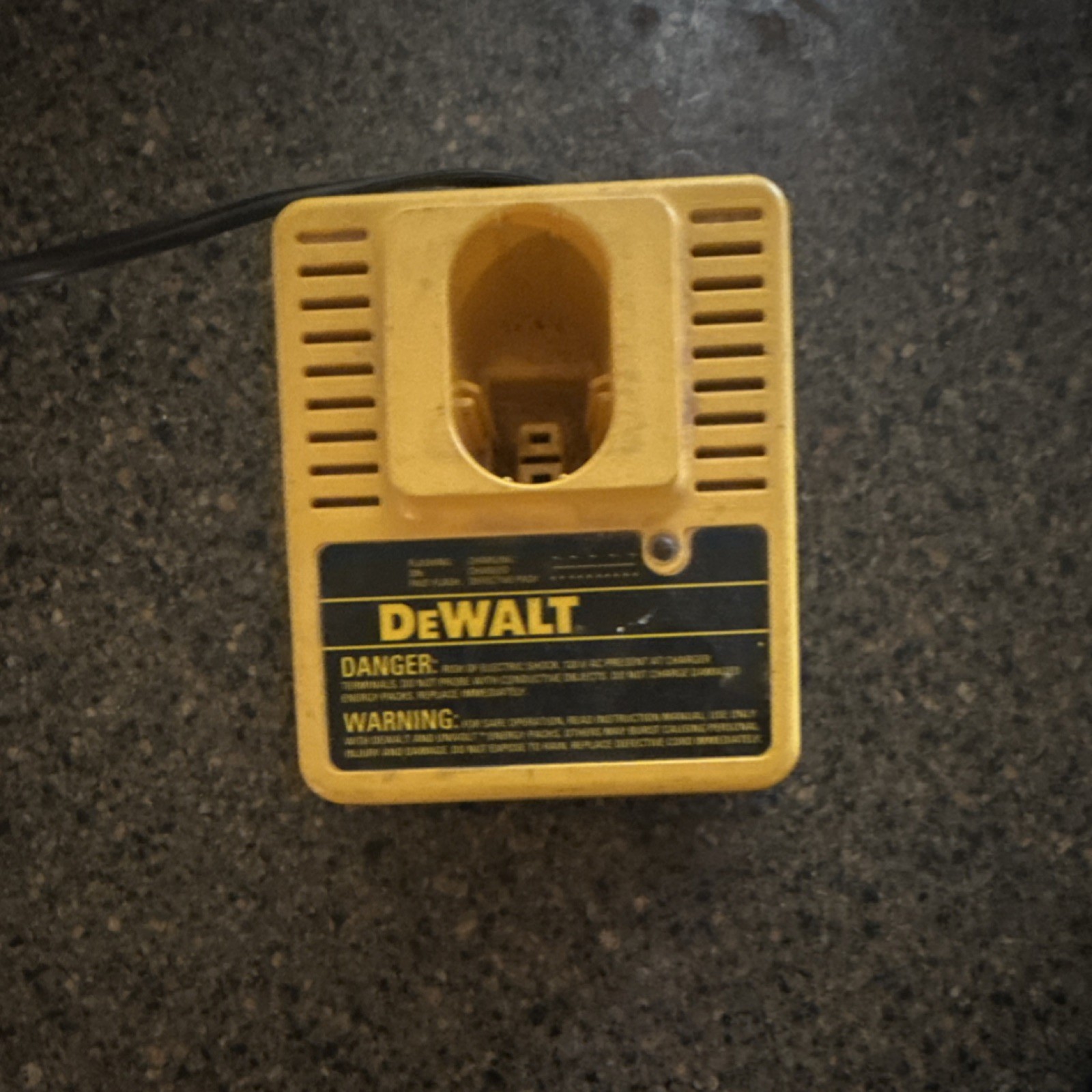 DEWALT DW9104 Type 2 Power Tool Battery Charger Yellow 120V 1.5A Single Battery