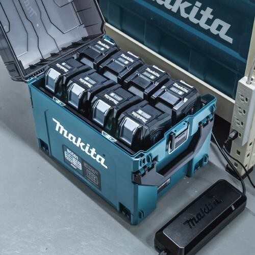 Makita Multi-port Charging Case 8-port Charger BCC01 A-78346