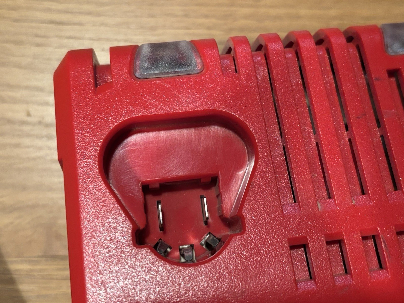 Milwaukee Charger M12 M18 With M18 CP 1.5 Lithium Battery – Excellent Condition!