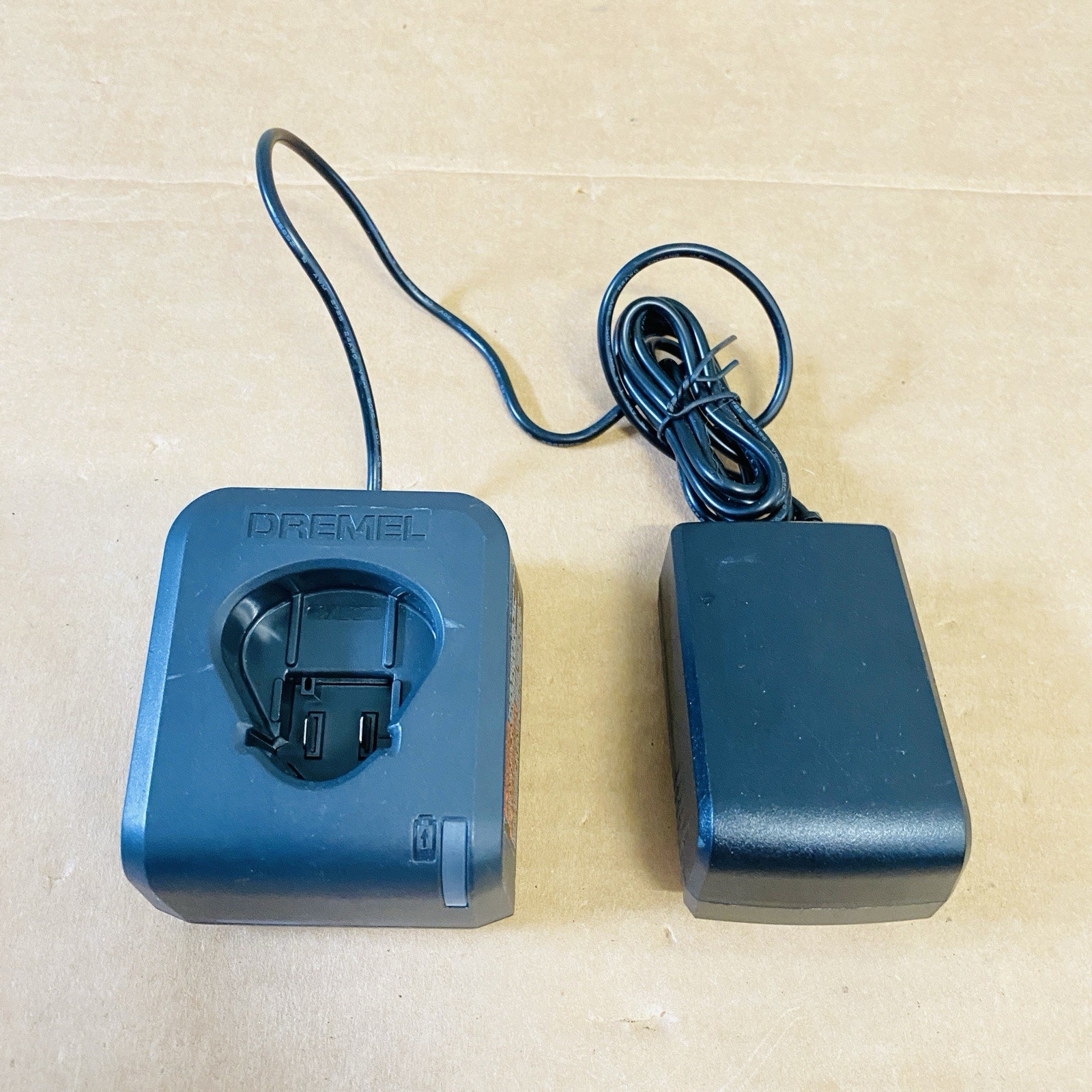 DREMEL GAL12V-20 OEM 7.2V 10.8V 12V Max Lithium Battery Charger , Tested Works