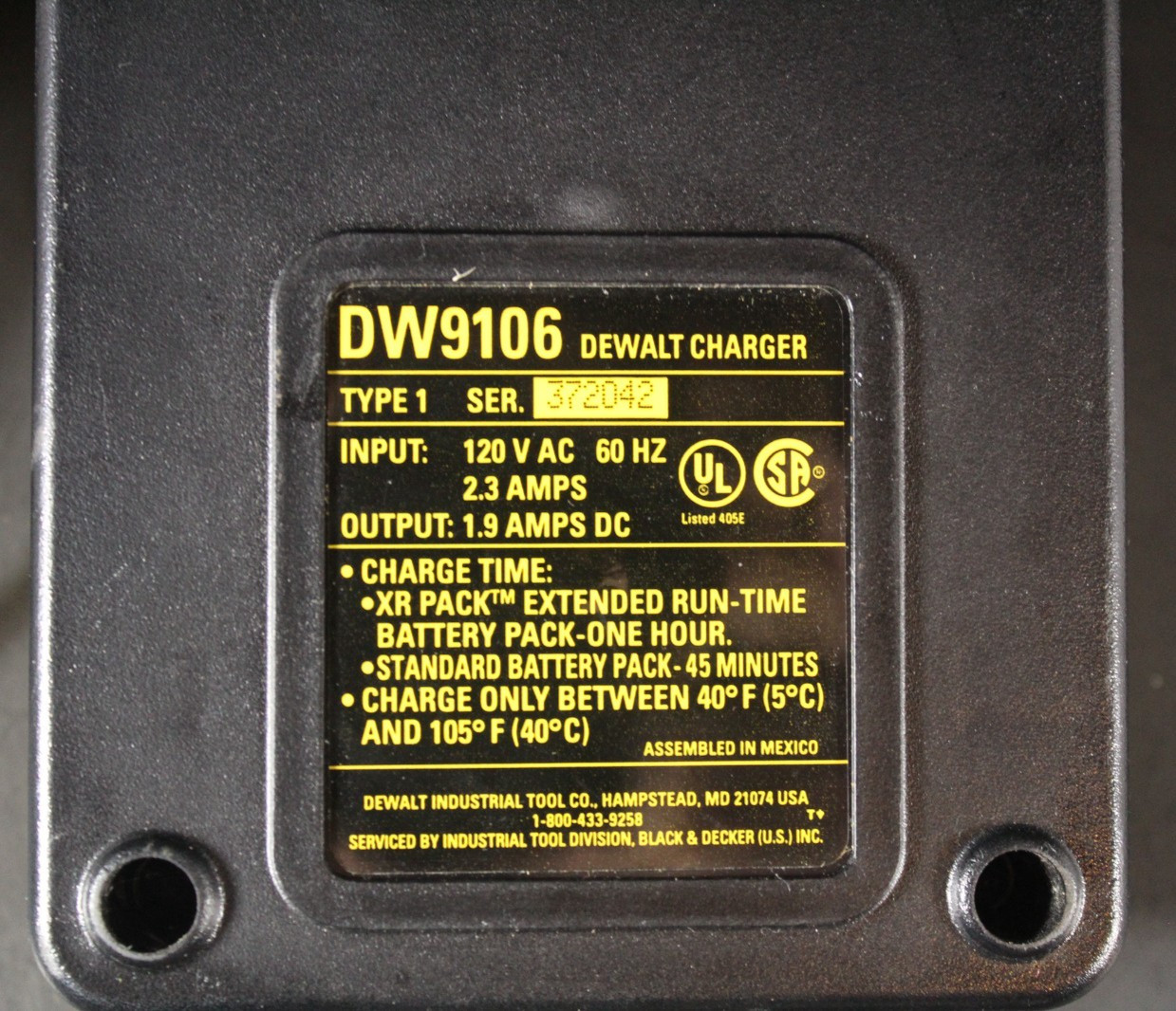 Dewalt DW9106 Battery Charger XR Pack One Hour Charge 7.2 to 14.4v Yellow