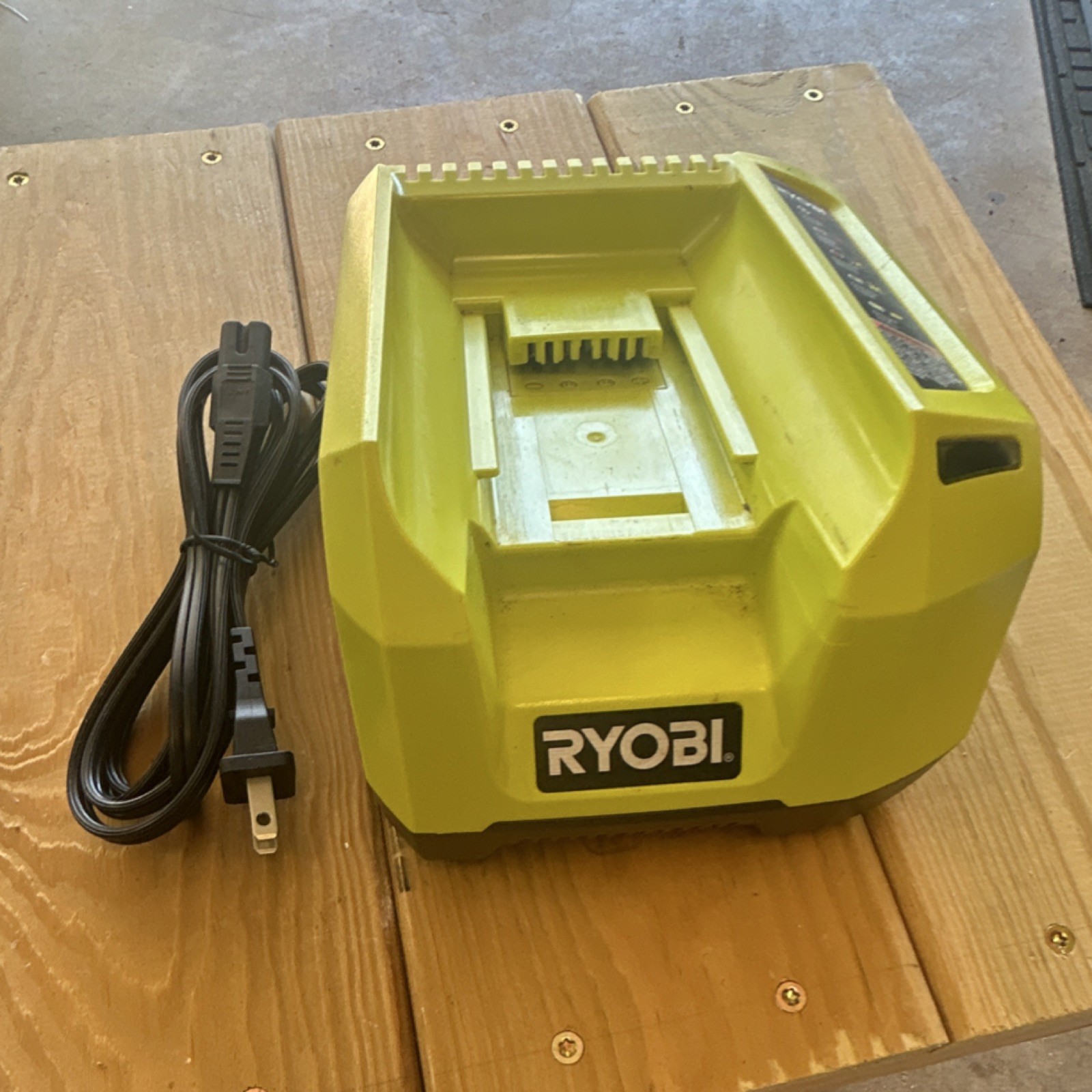 Ryobi OP400 40V Green Battery Charger Charges 1 Battery at Once for Power Tools