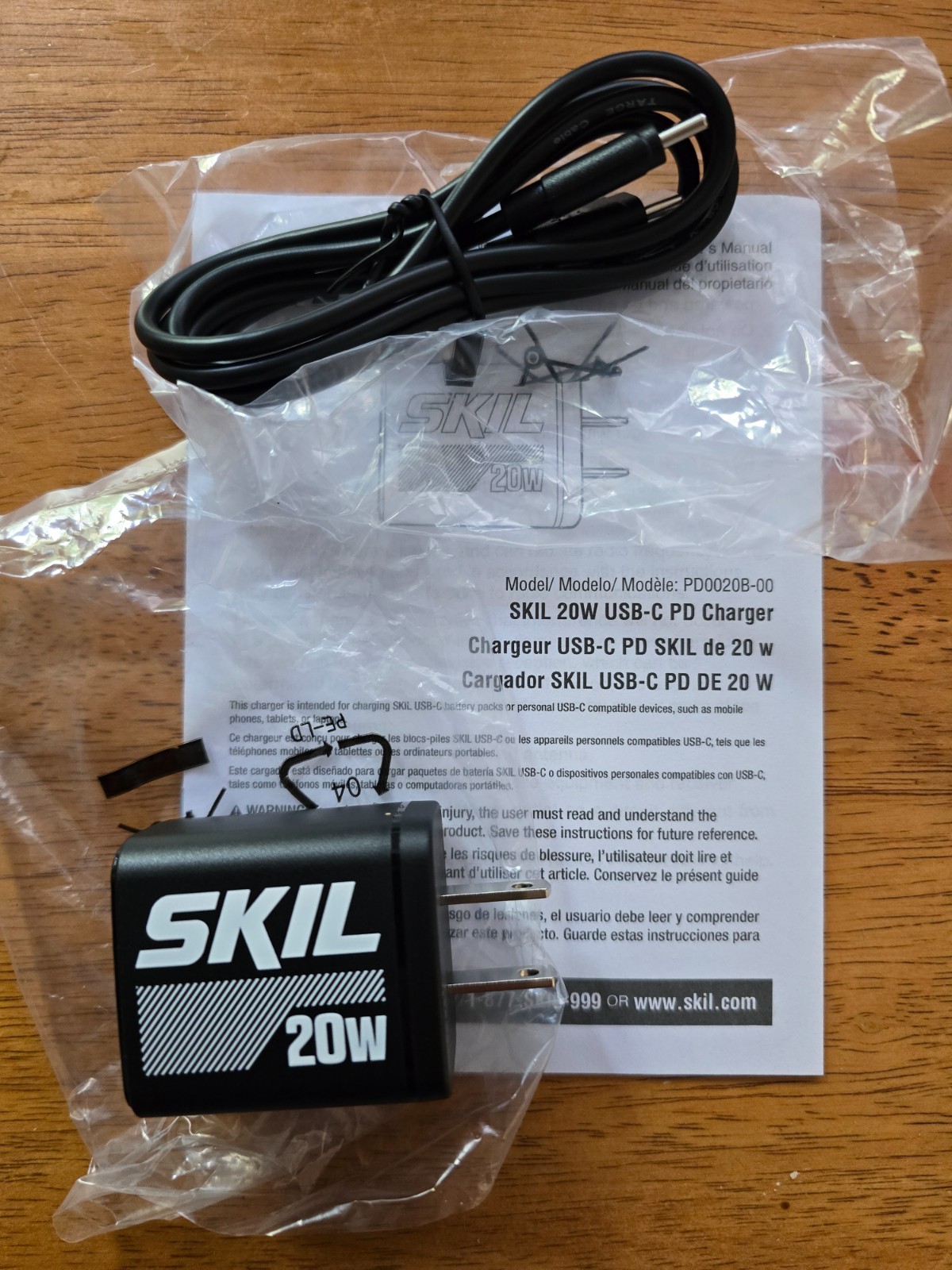 NEW Genuine OEM SKIL PD0020B-00 12V 20W USB-C battery charger + USB C Cable