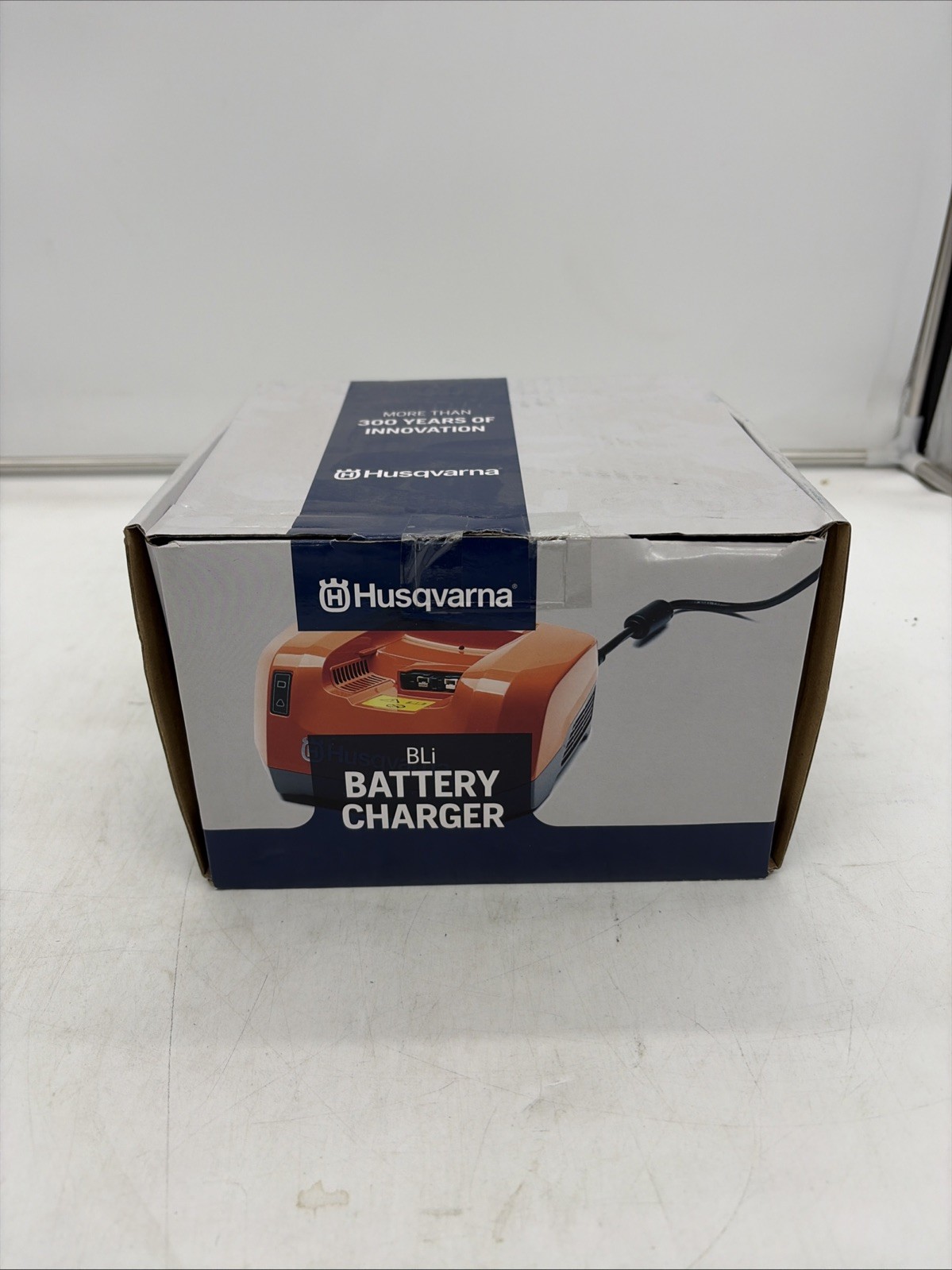BRAND NEW In Package HUSQVARNA BLI Battery Charger QC330 330W, Fast Charger