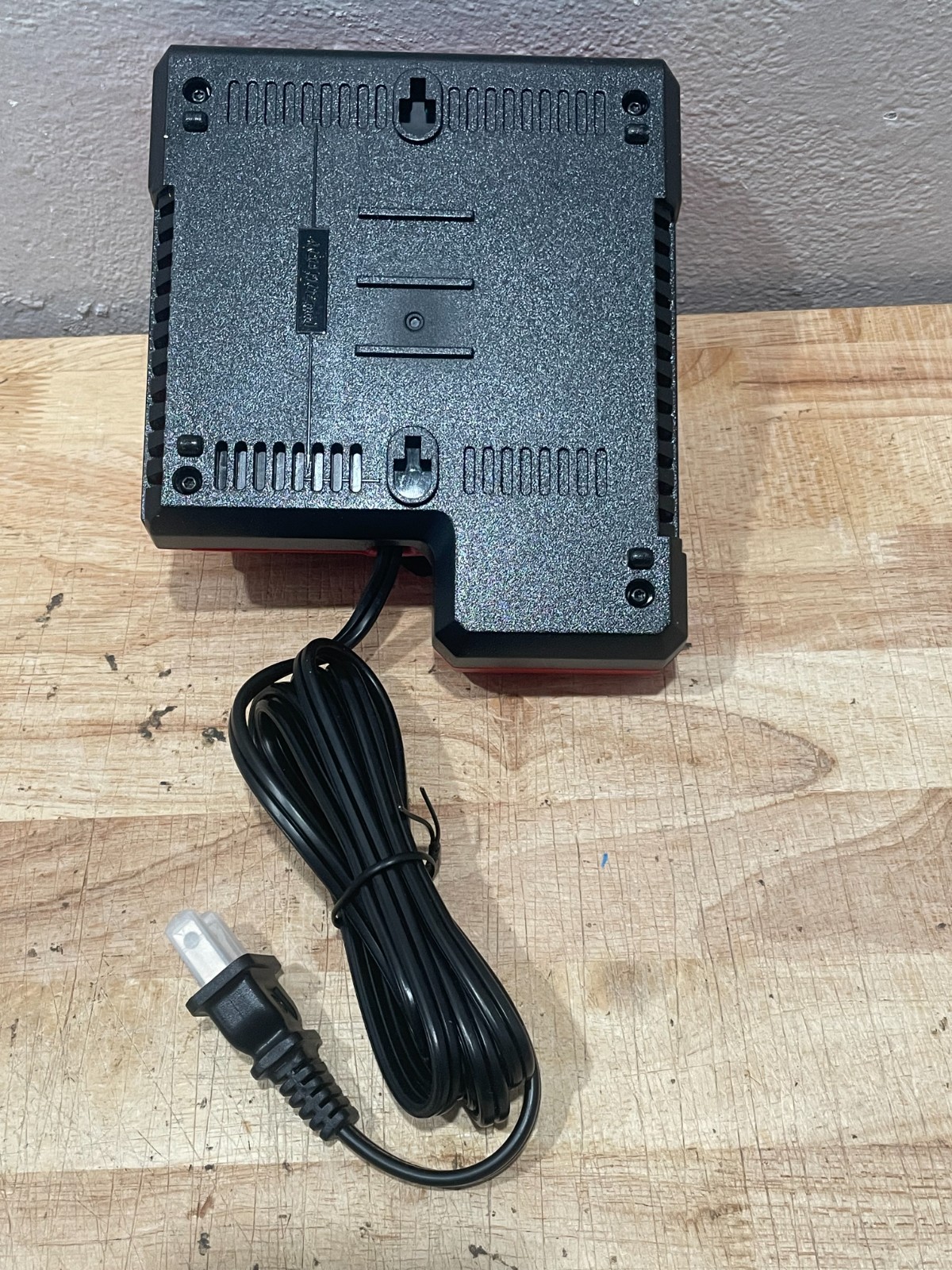 Milwaukee M12 M18 Multi-Voltage Battery Charger with M18 CP 1.5 Battery New