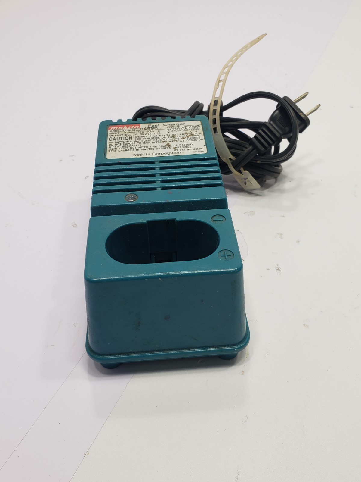 Makita DC9700 7.2V to 9.6V Battery Fast Charger Genuine OEM Pre Owned