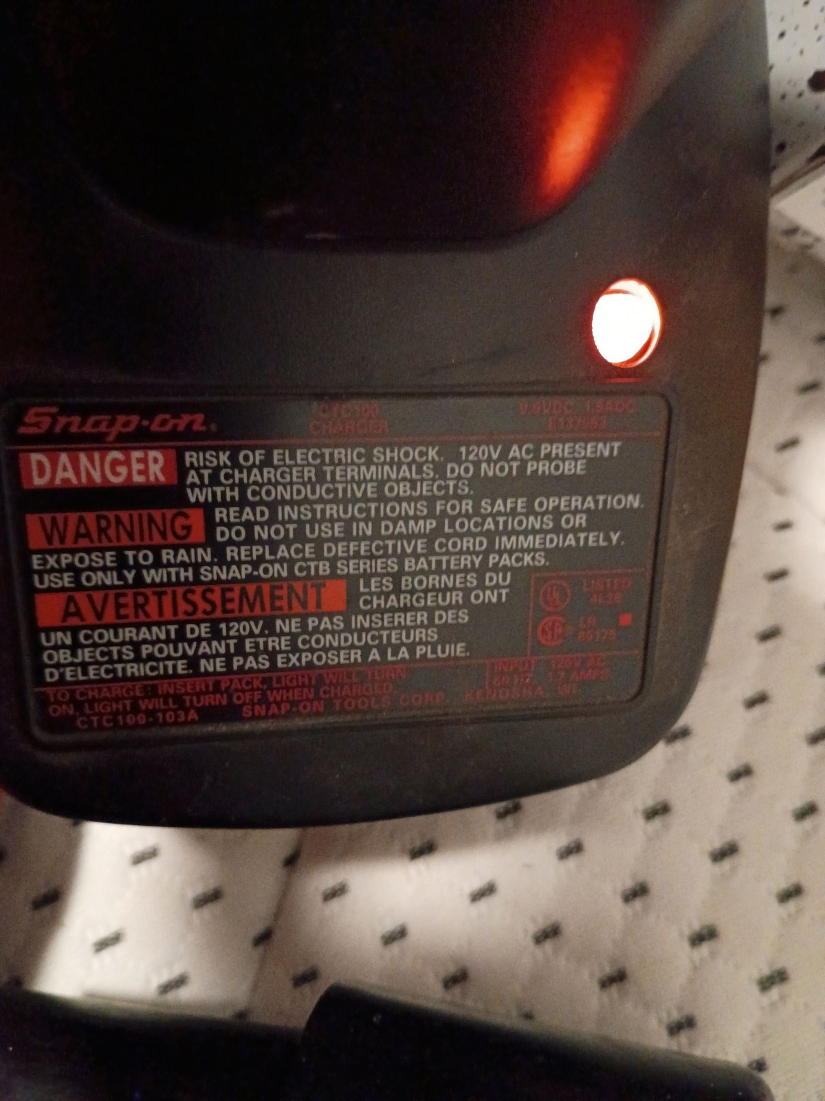 Snap-on 18V Battery Charger with Two 18V Batteries