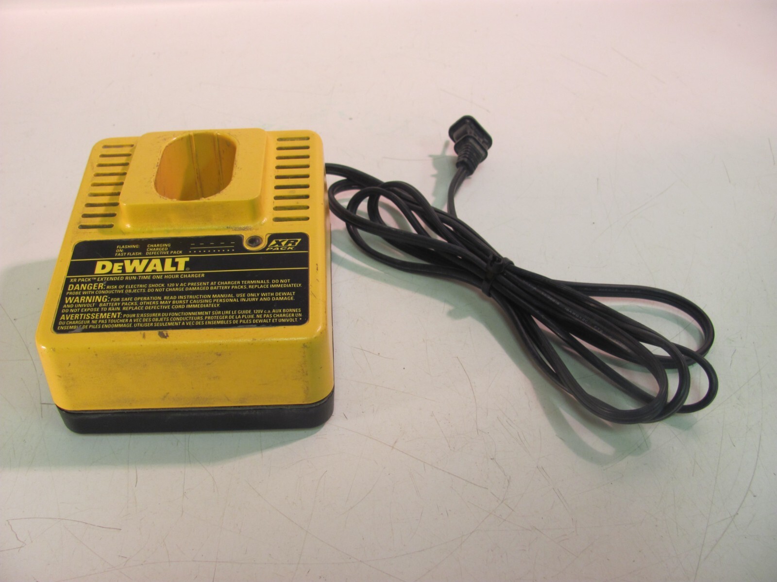 Genuine DeWalt DW9106 Battery Charger – for XR Pack