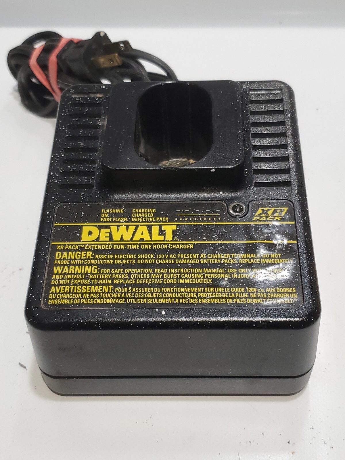 DEWALT DW9106 XR PACK EXTENDED RUN-TIME ONE HOUR CHARGER – Tested Working