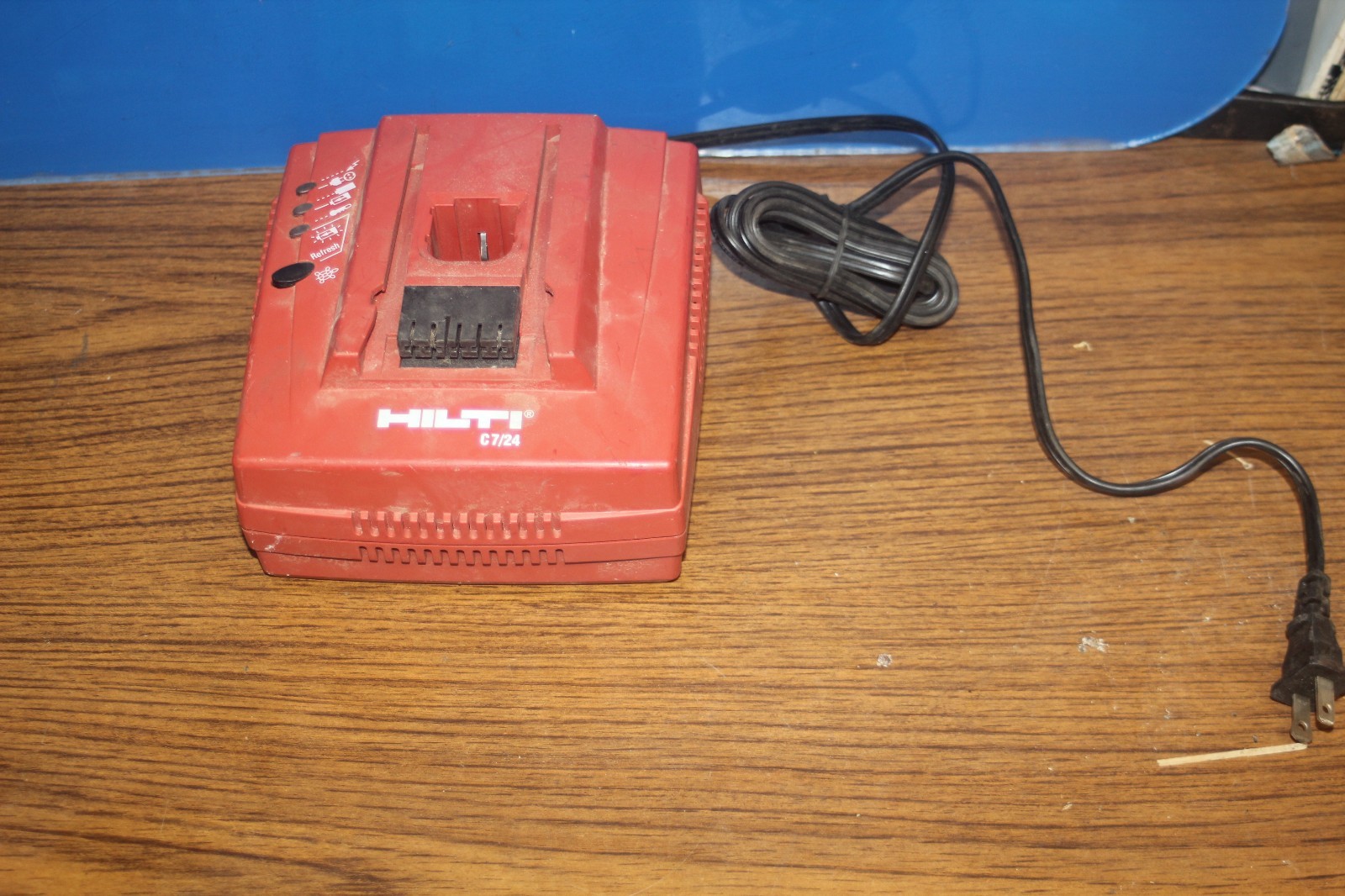 HILTI Charger C 7/ 24