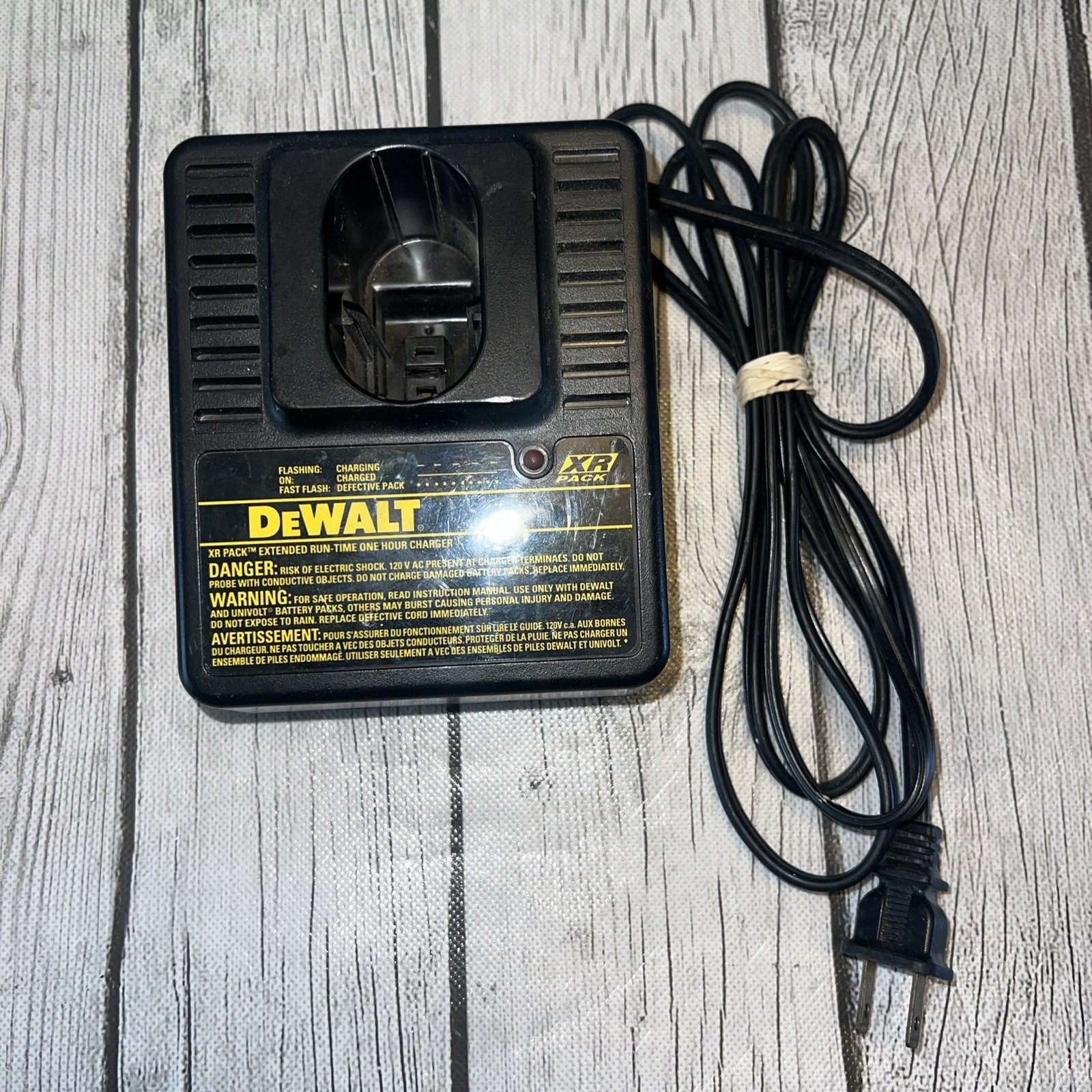 DeWALT DW9106 Extended Run Time One Hour Battery Charger XR Pack Charge