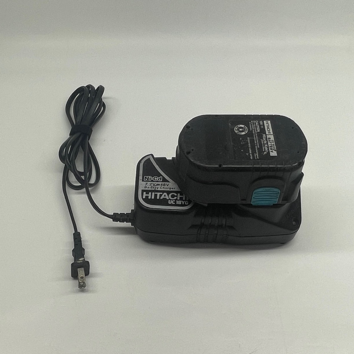 Hitachi 7.2v – 18V NiCd Battery Charger UC18YG w/ 18v Battery EB1820L – Tested