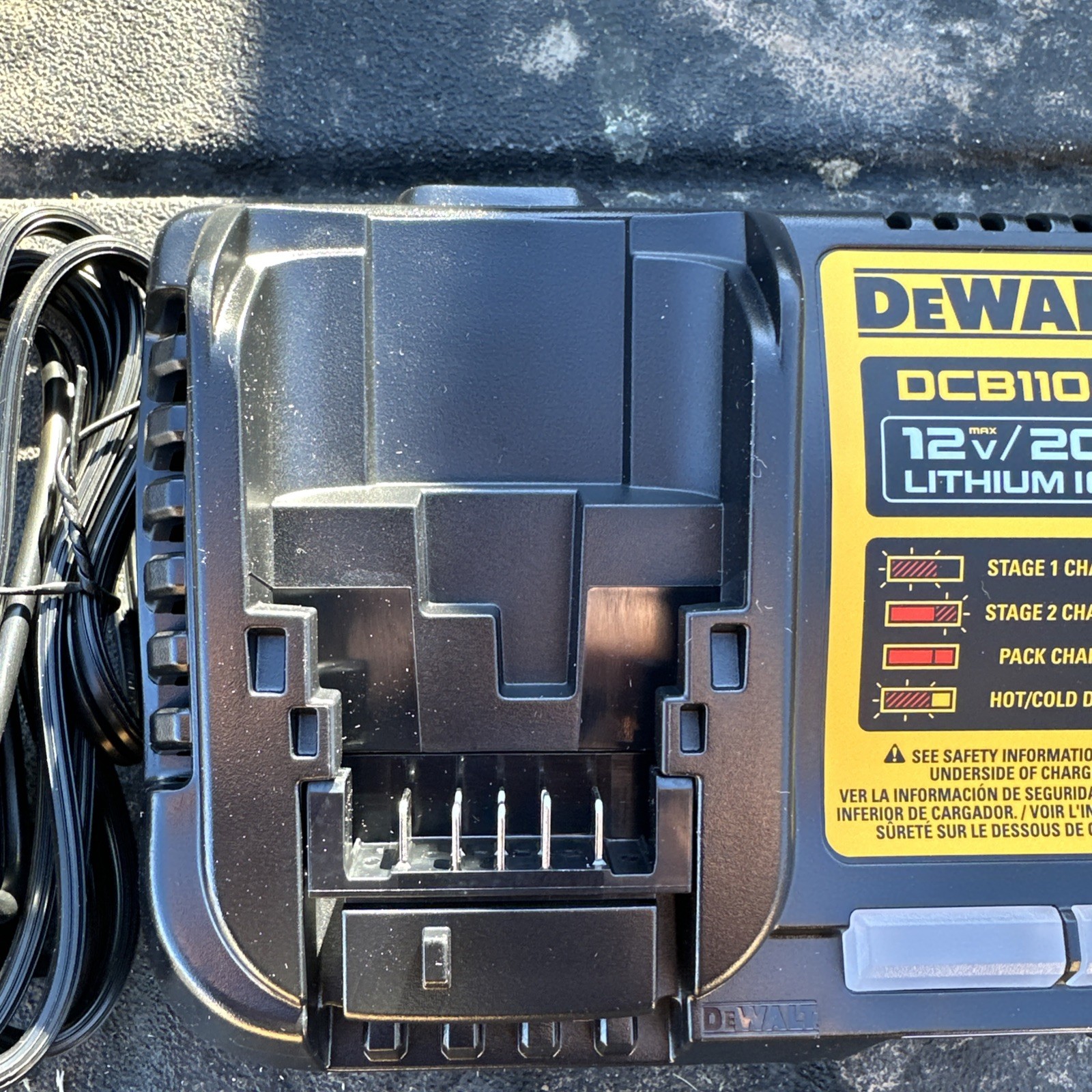 DeWalt DCB1104 4A Charger 12V / 20V MAX Lithium-Ion Genuine