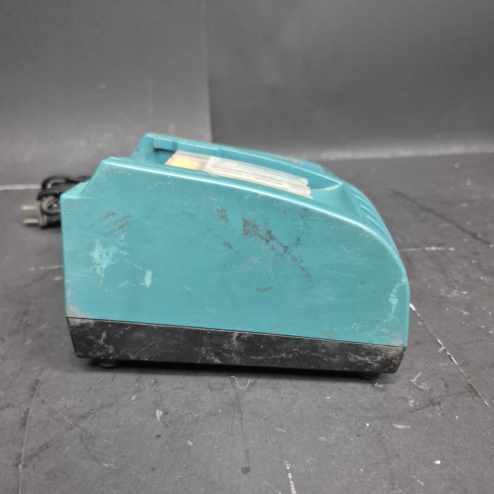 Makita DC18RA Fast Battery Charger 7.2-18V Ni-MH/Li-Ion Single Battery