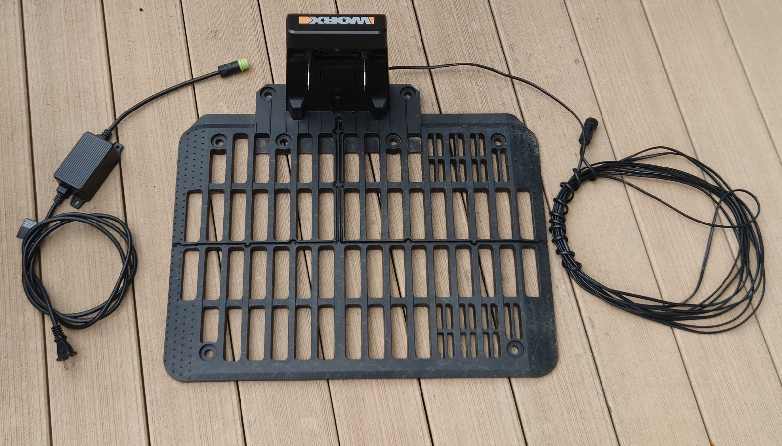 WORX WA0513 Charger Station with WA3795 20V Power Supply, Black