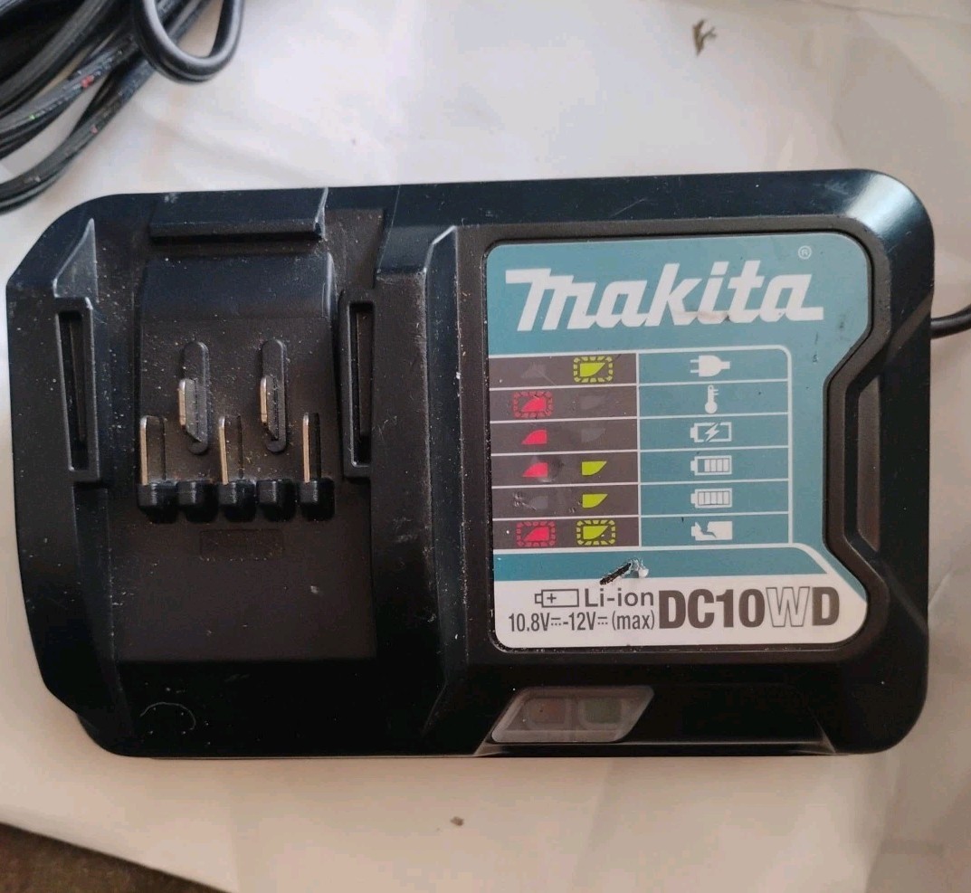 Makita DC10WD 12V Standard Battery Charger