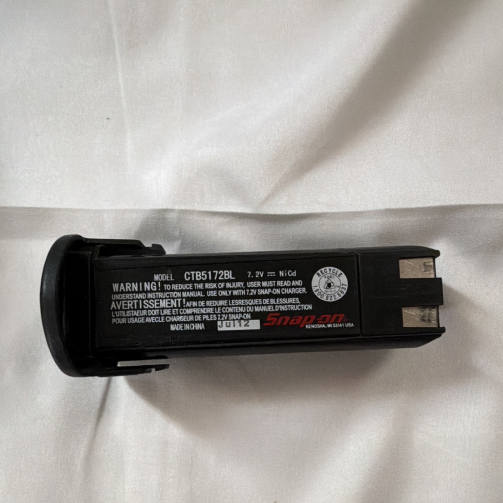 Snap-on CTC572 7.2V Battery Charger with Black Battery Included