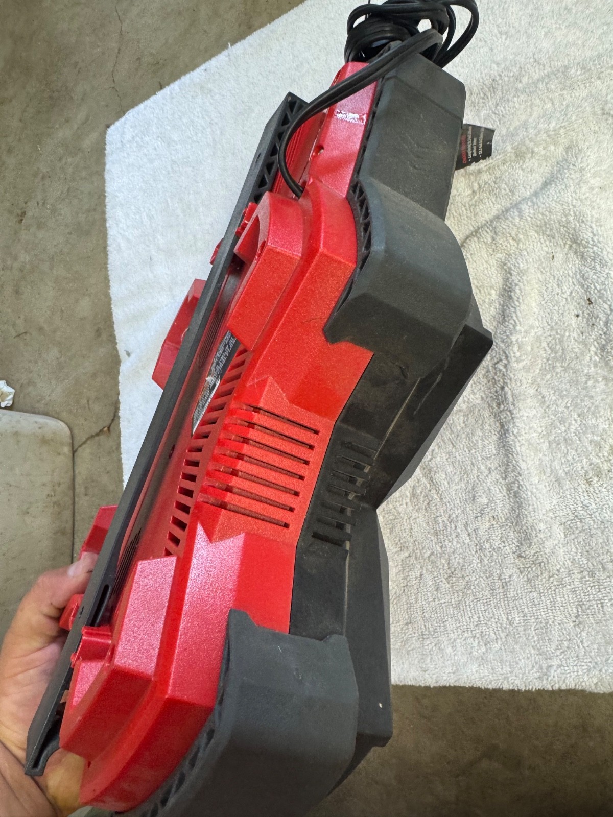 Craftsman 19.2v Volt 4-Port Maintenance Station 315.CH2000 + Wall Mount Tested