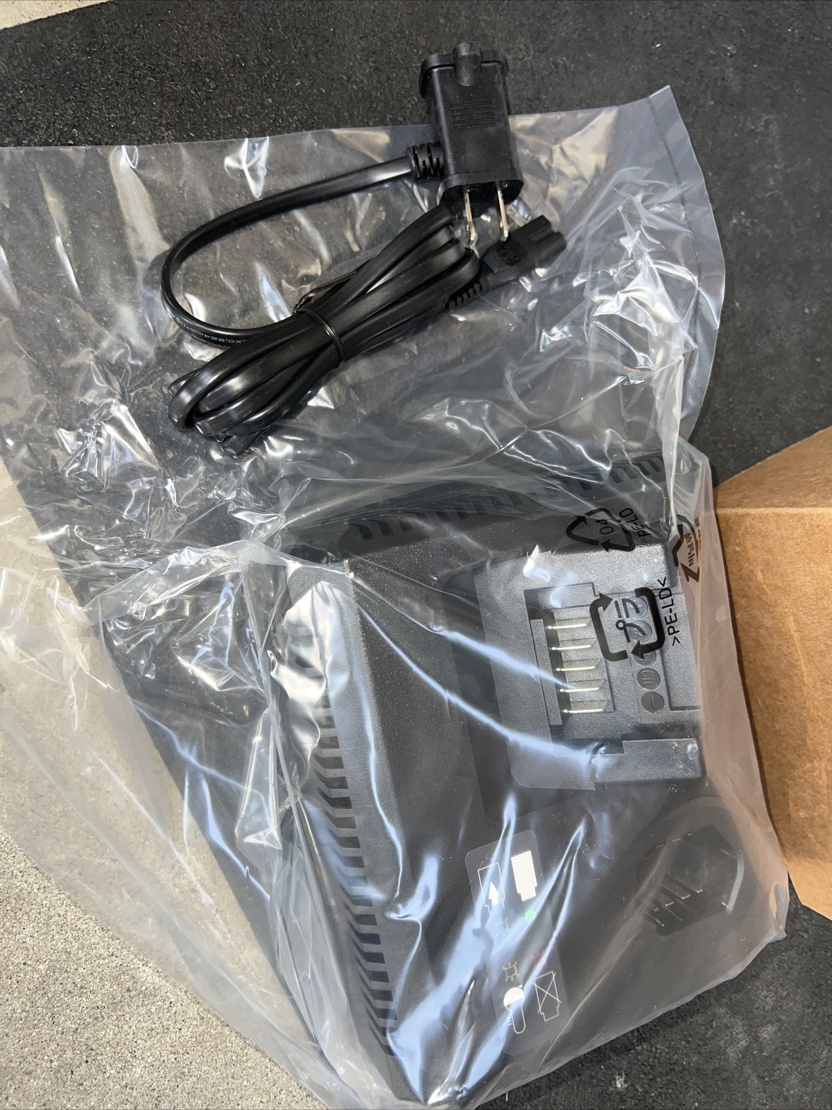 For Snap-on CTC131 14.4 and 18 V Dual Bay Charger – Black Tool Only