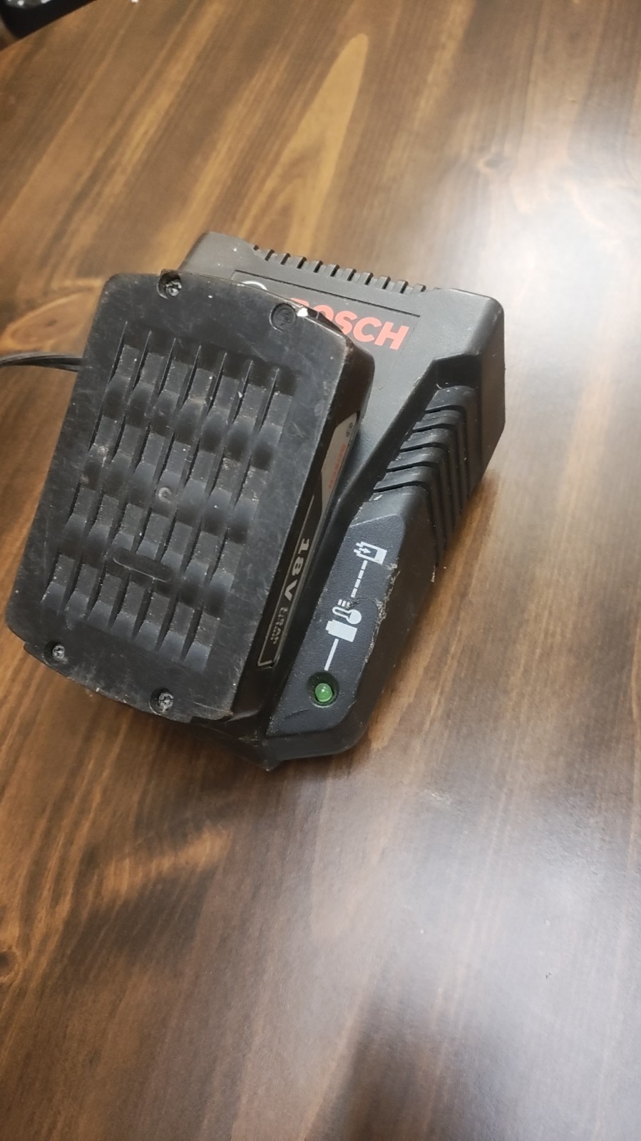 Bosch GAL18V-40 Lithium-Ion Battery Charger With Battery