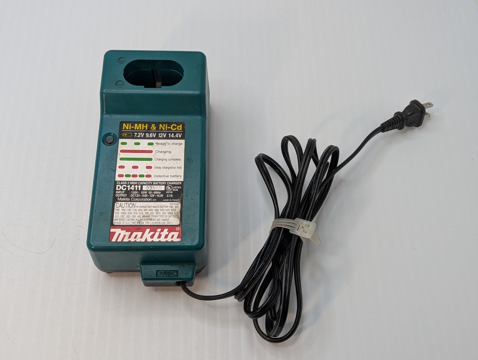 Makita DC1411 Battery Charger Ni-MH Ni-Cd, 7.2V 9.6V 12V and 14.4V TESTED WORKS