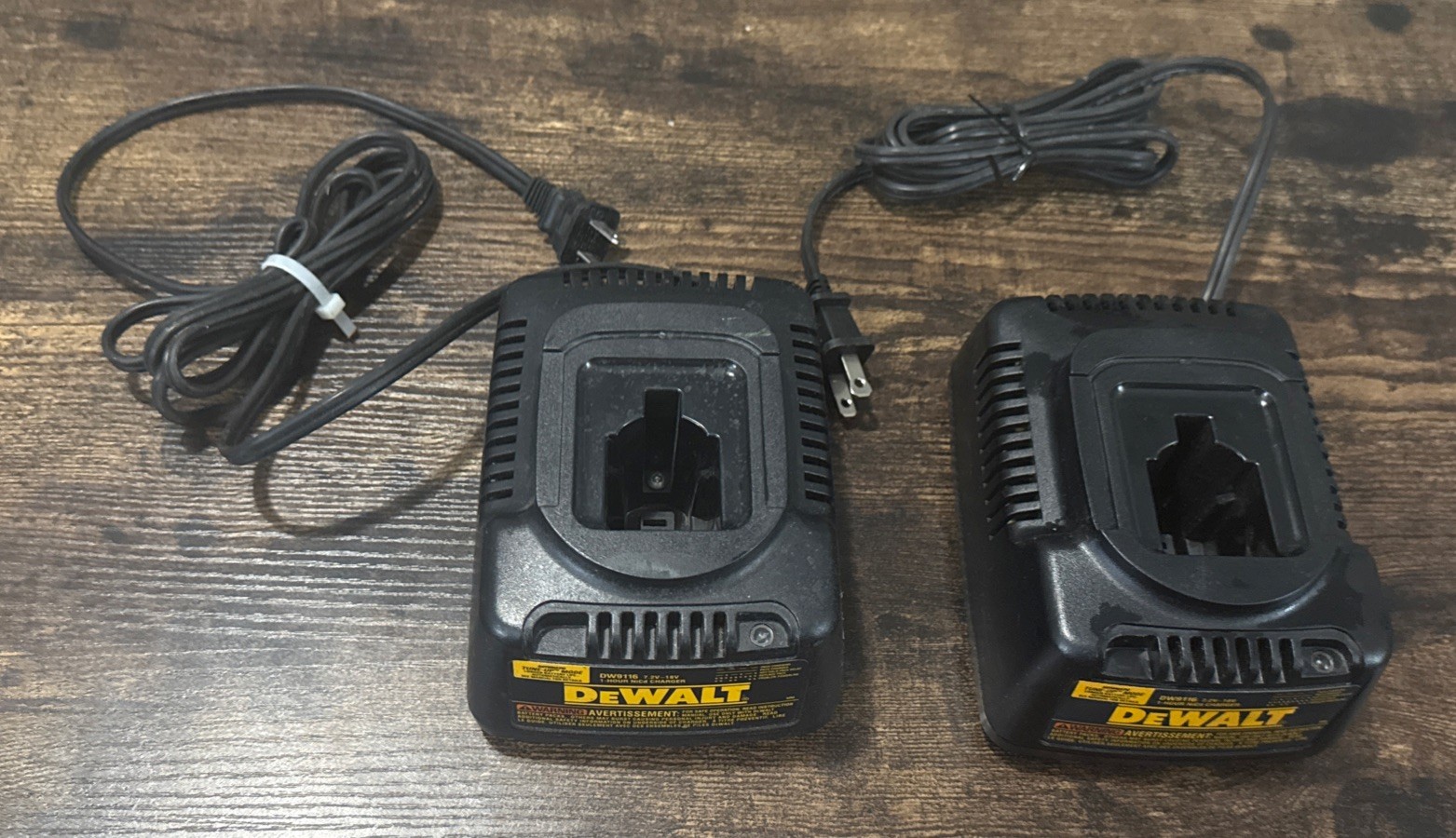 2x Dewalt DW9116 7.2V-18V 1 Hour Nicd Battery Chargers OEM Genuine Black